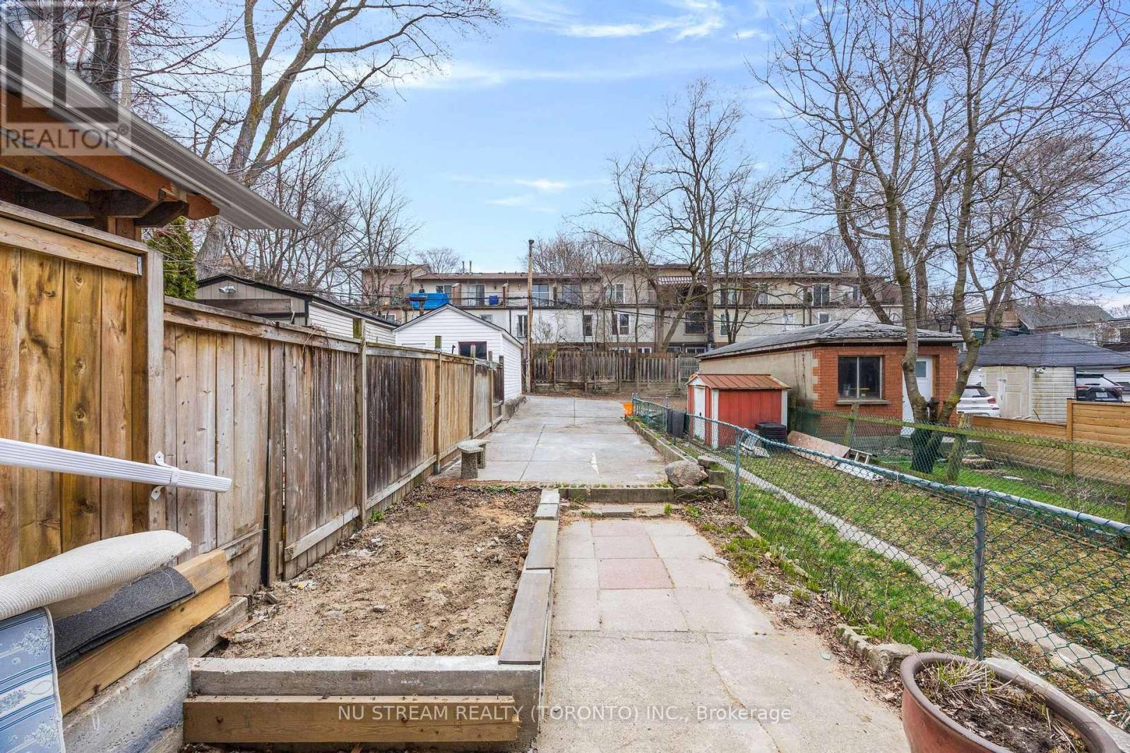 Lower Unit - 393 Jones Avenue, Toronto, Ontario  M4J 3G5 - Photo 11 - E12151295