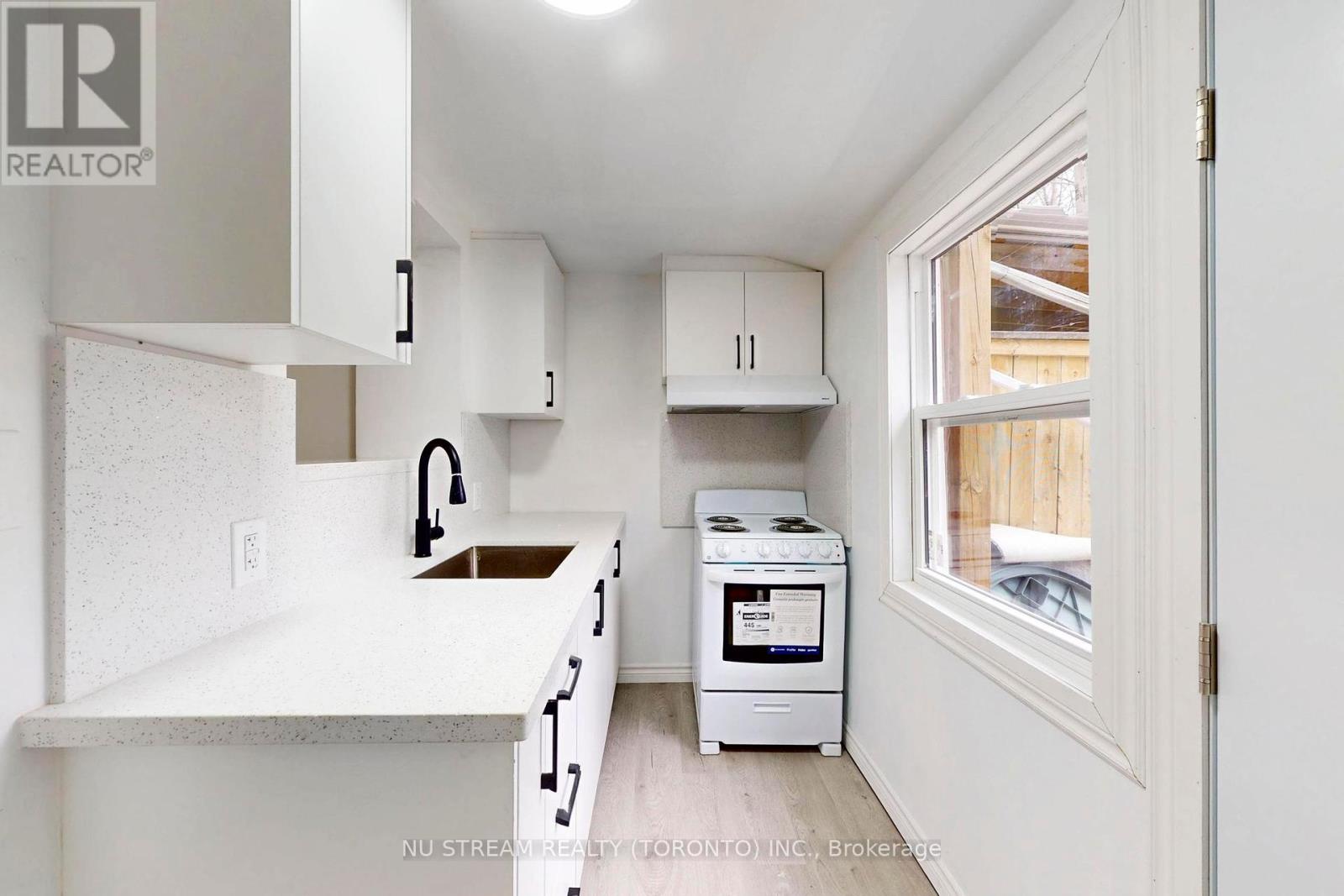 Lower Unit - 393 Jones Avenue, Toronto, Ontario  M4J 3G5 - Photo 8 - E12151295