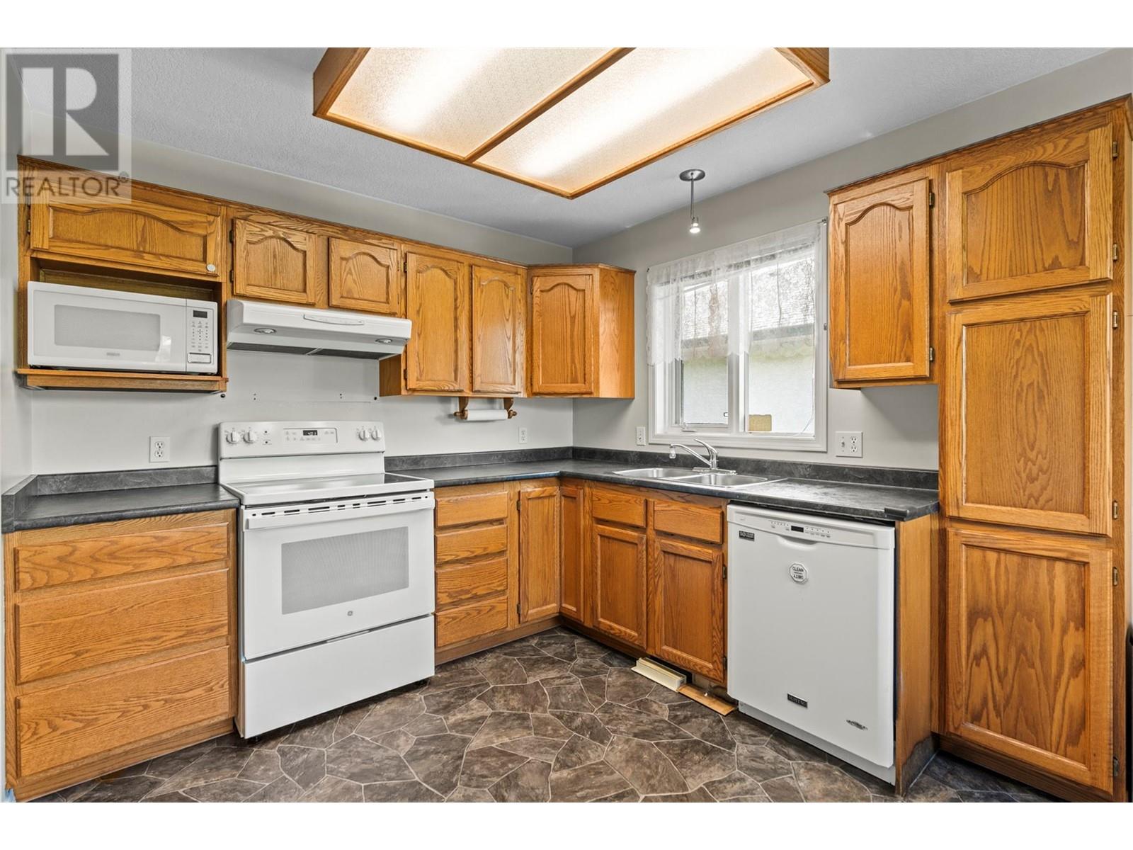 2710 Allenby Way Unit# 67, Vernon, British Columbia  V1T 9P2 - Photo 10 - 10348143