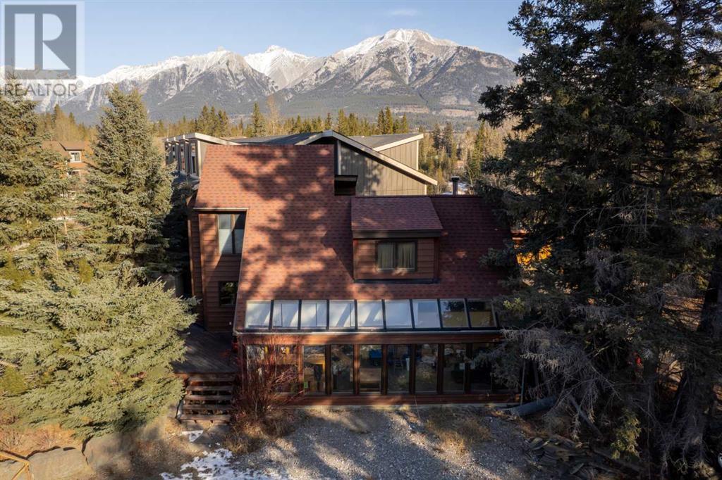 101 Rundle Drive, Canmore, Alberta  T1W 2L8 - Photo 2 - A2194273