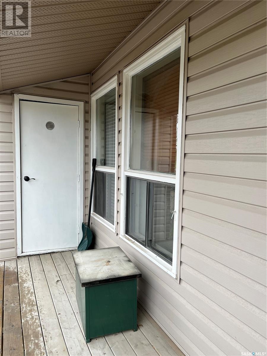 206 Gore Place, Regina, Saskatchewan  S4T 7S4 - Photo 2 - SK005938