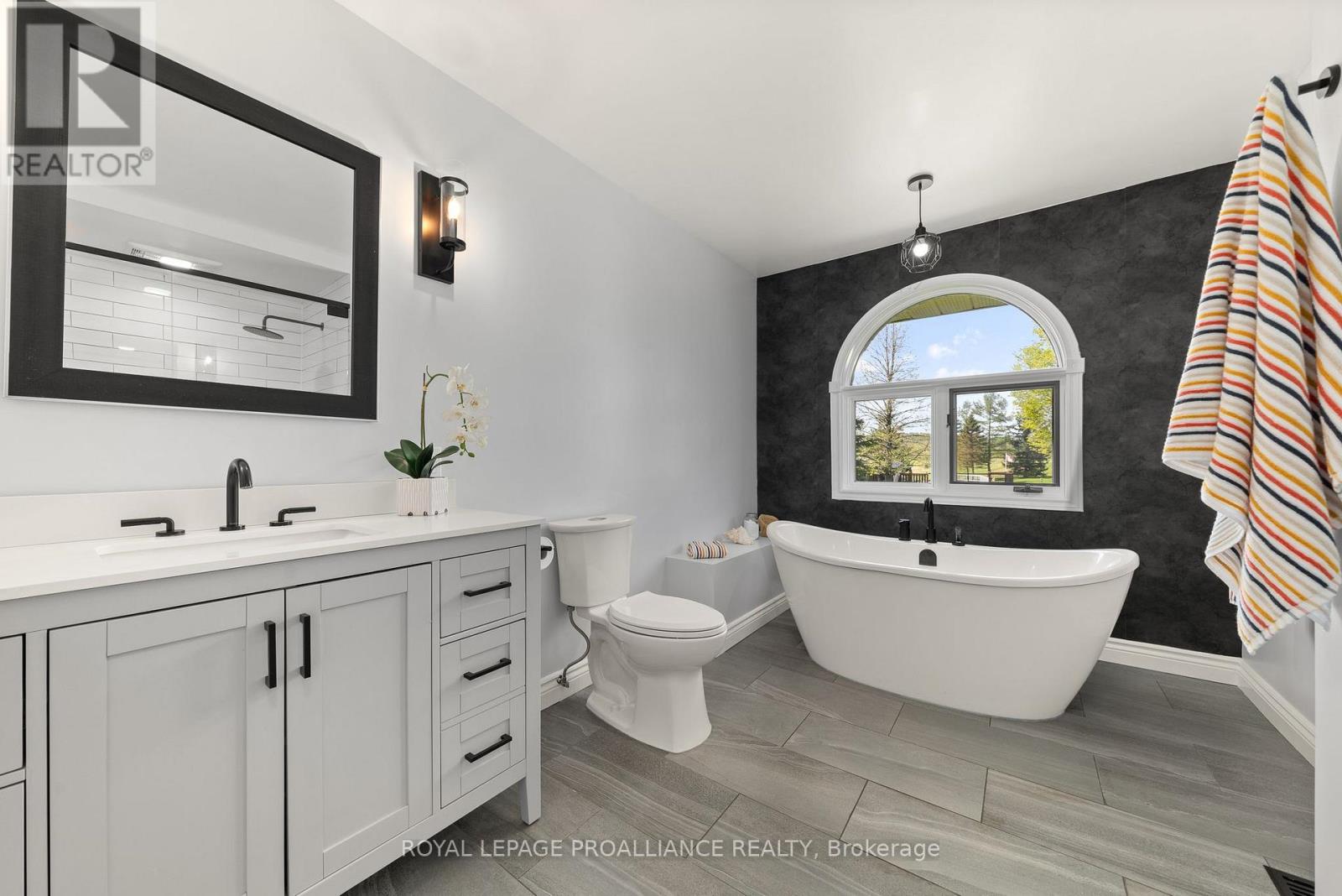 616 Old Madoc Road, Belleville (Thurlow Ward), Ontario  K0K 2B0 - Photo 19 - X12151365