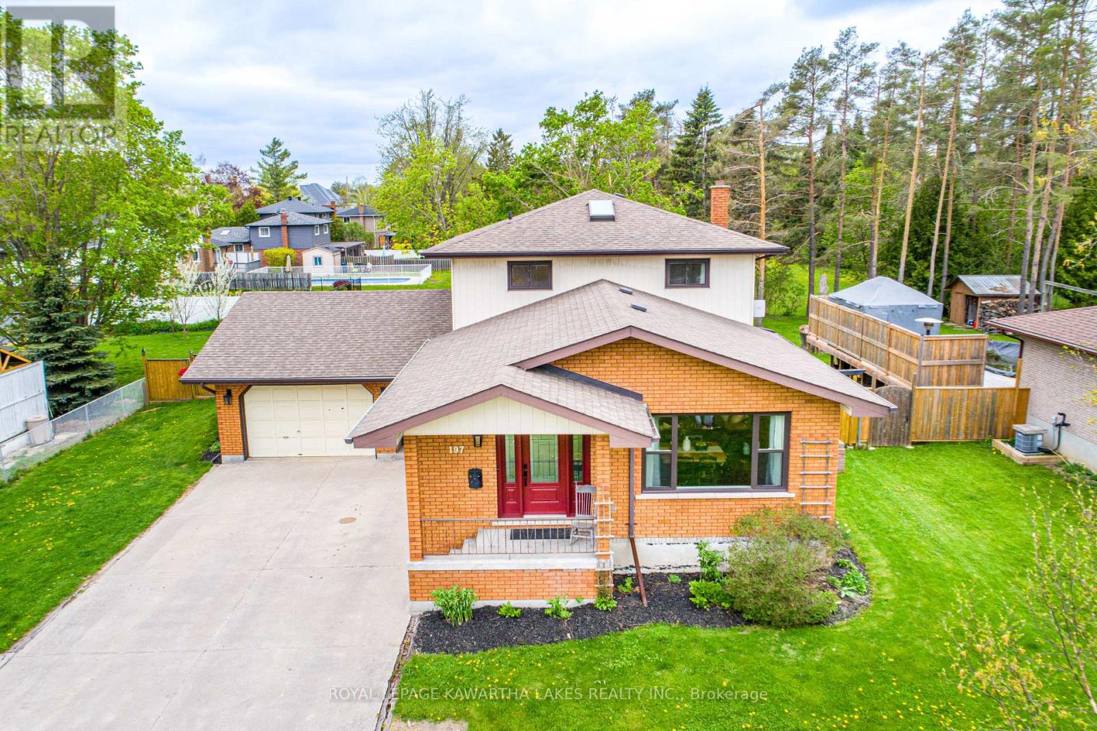 Property at 197 ANGELINE STREET N image 5