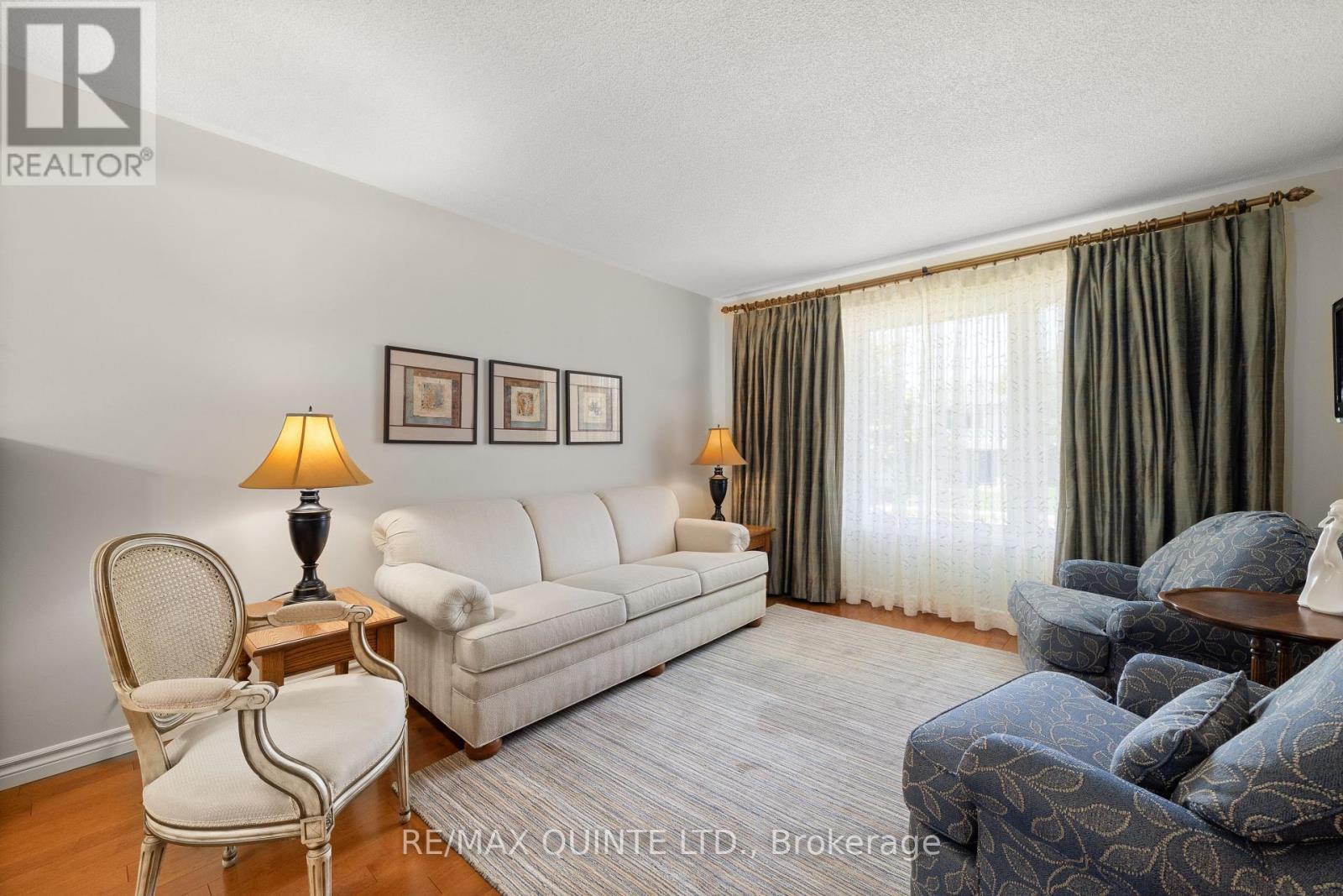 66 Bogart Crescent, Belleville, Ontario  K8P 5E8 - Photo 11 - X12151493