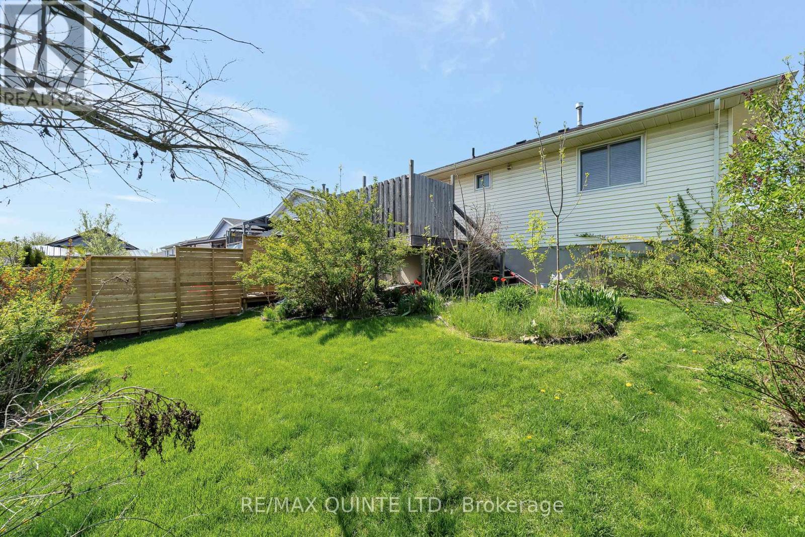 66 Bogart Crescent, Belleville, Ontario  K8P 5E8 - Photo 40 - X12151493