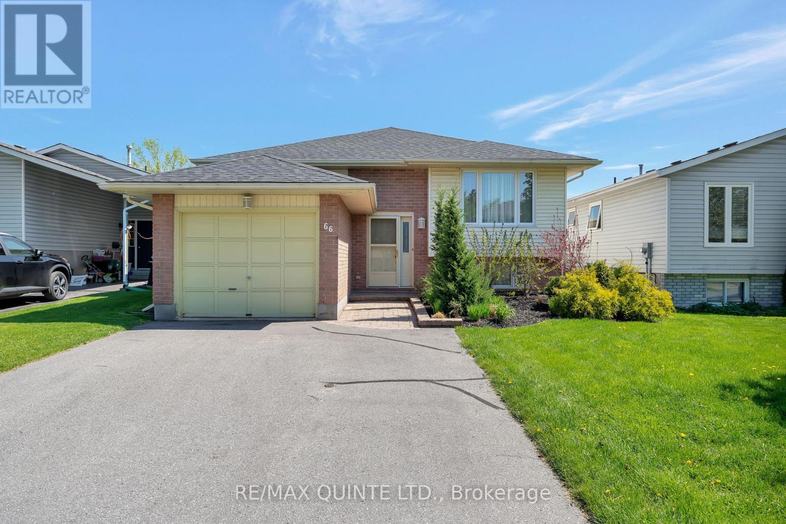66 Bogart Crescent, Belleville, Ontario  K8P 5E8 - Photo 6 - X12151493