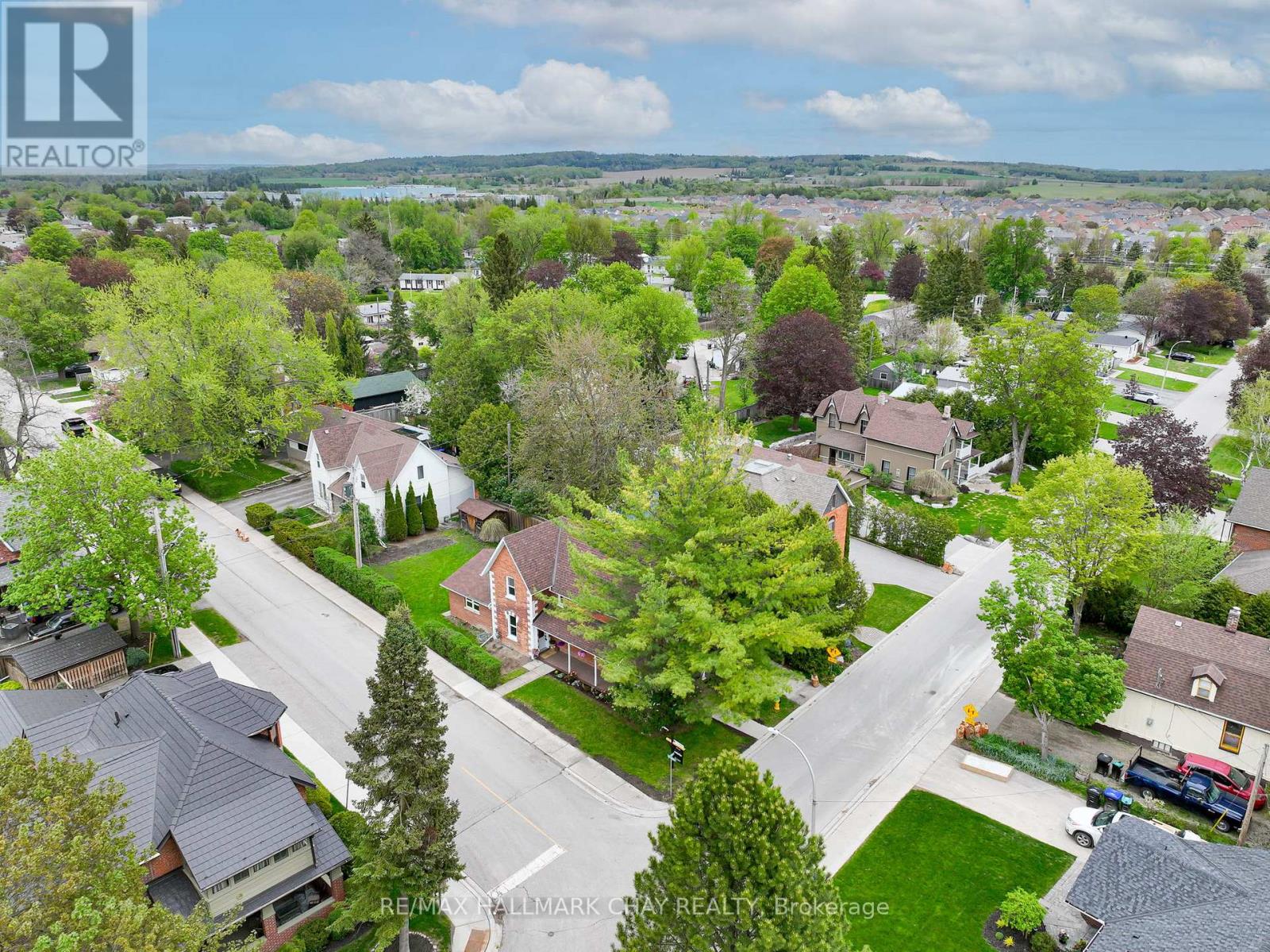 14 Wilson Street, New Tecumseth, Ontario  L0G 1W0 - Photo 4 - N12151265