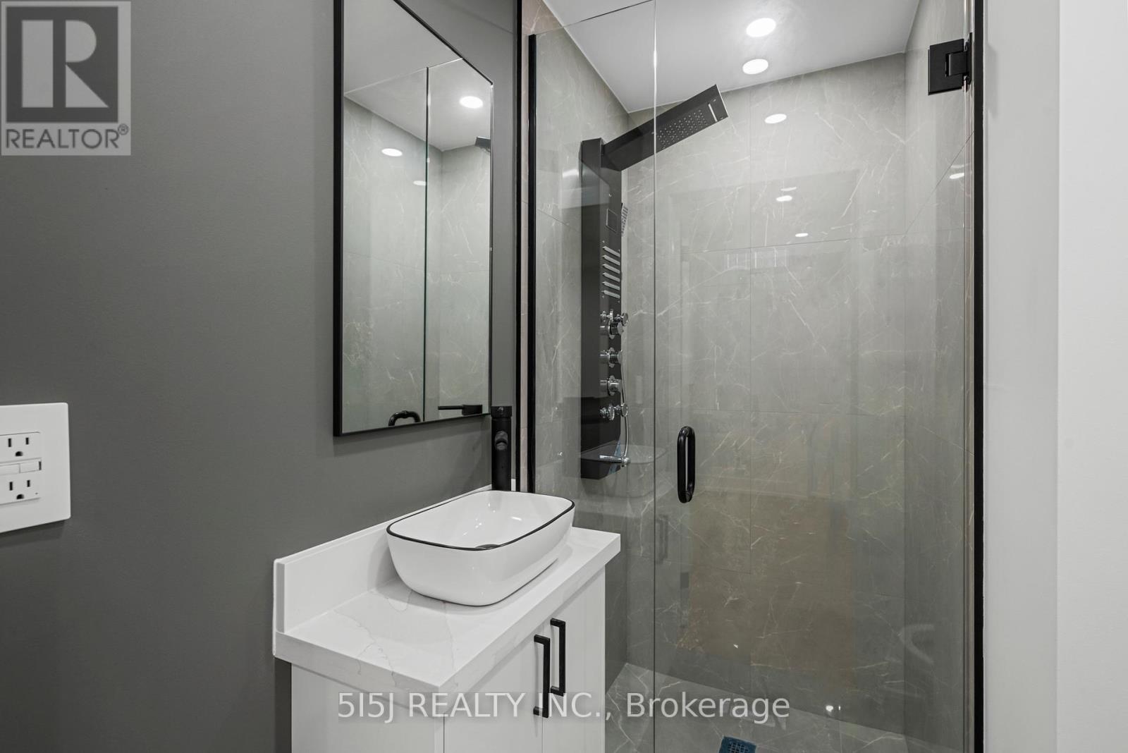61 Crawford Rose Drive, Aurora, Ontario  L4G 4R5 - Photo 10 - N12151307