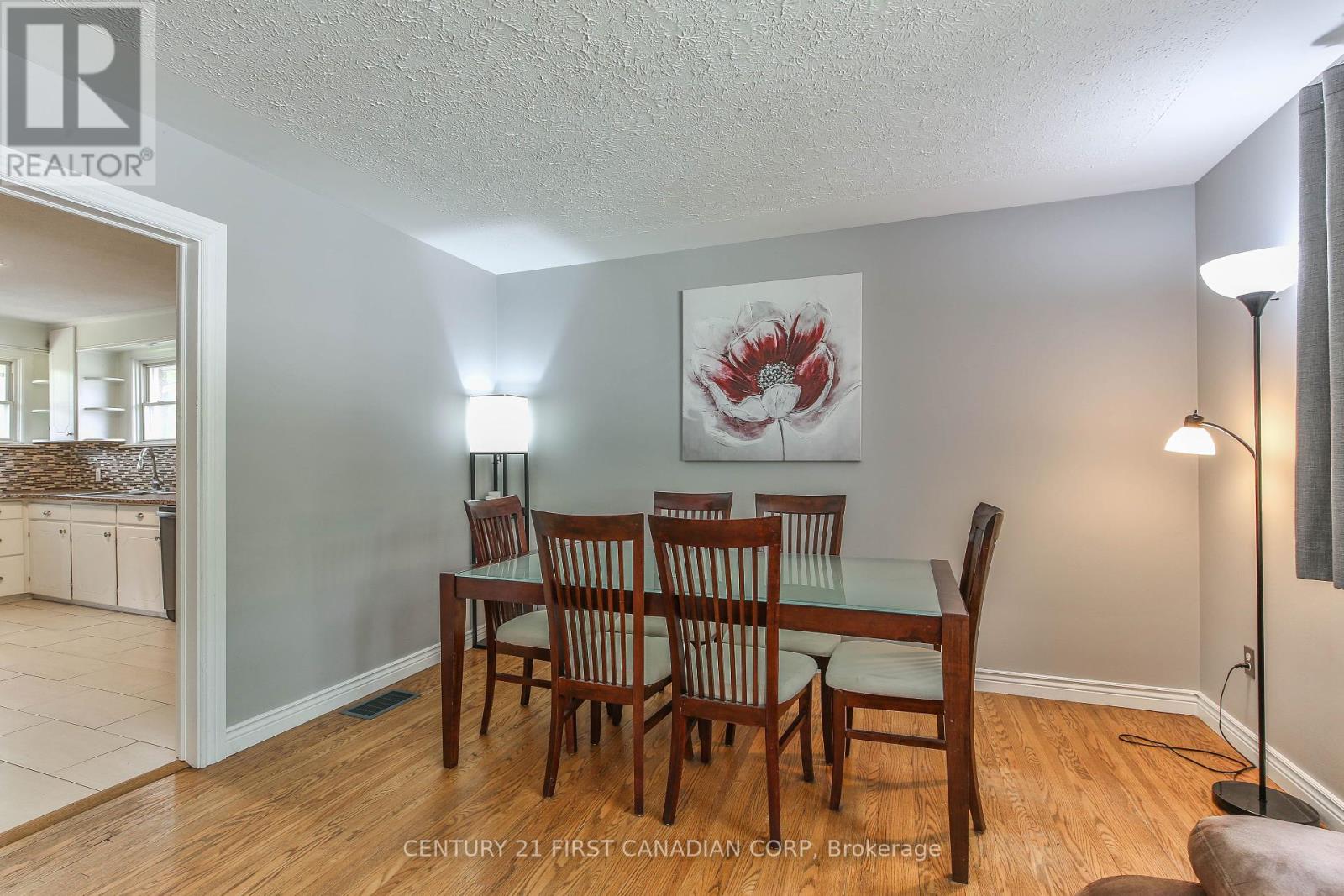 91 Langarth Street, London South, Ontario  N6H 1P5 - Photo 12 - X12151456