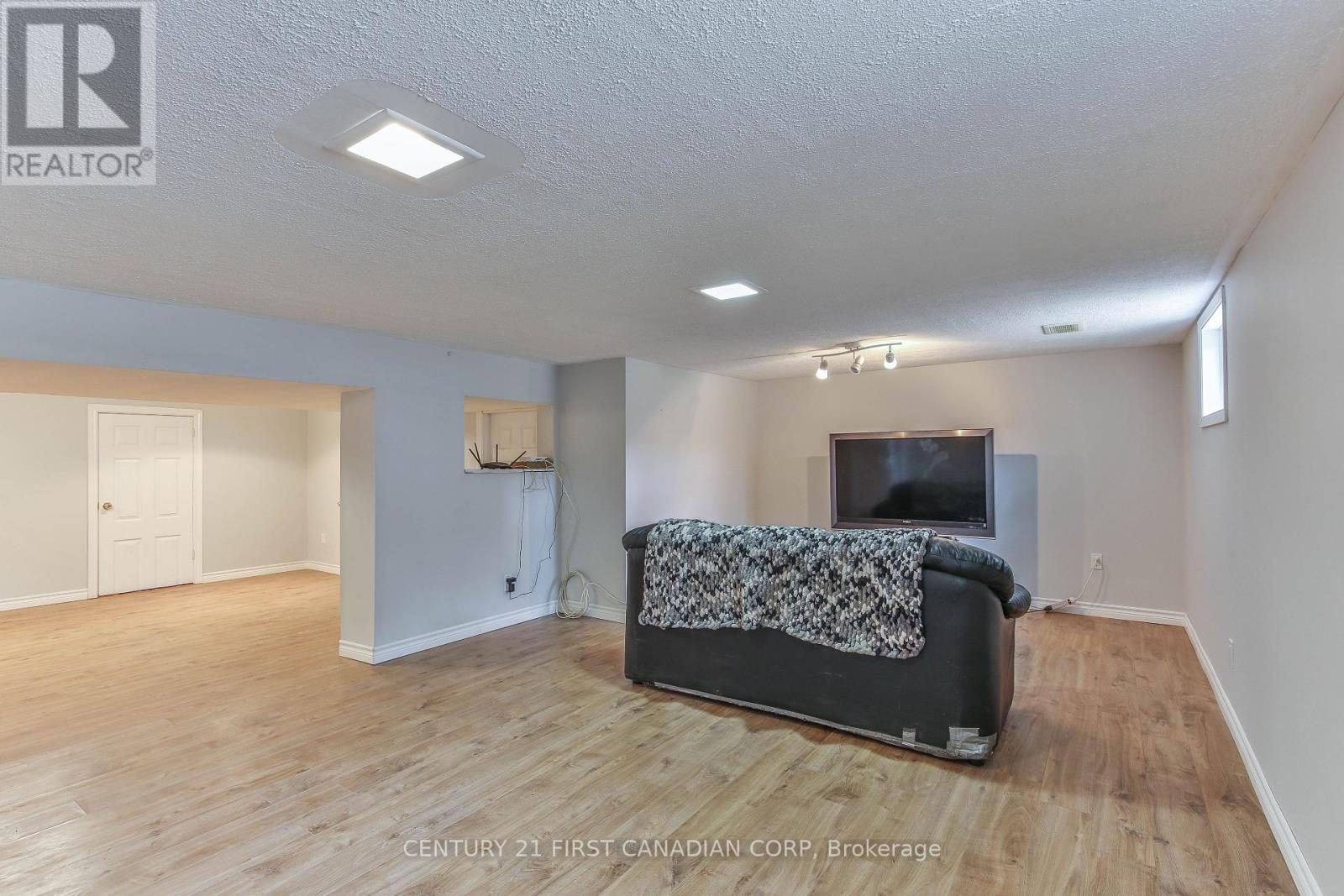 91 Langarth Street, London South, Ontario  N6H 1P5 - Photo 18 - X12151456