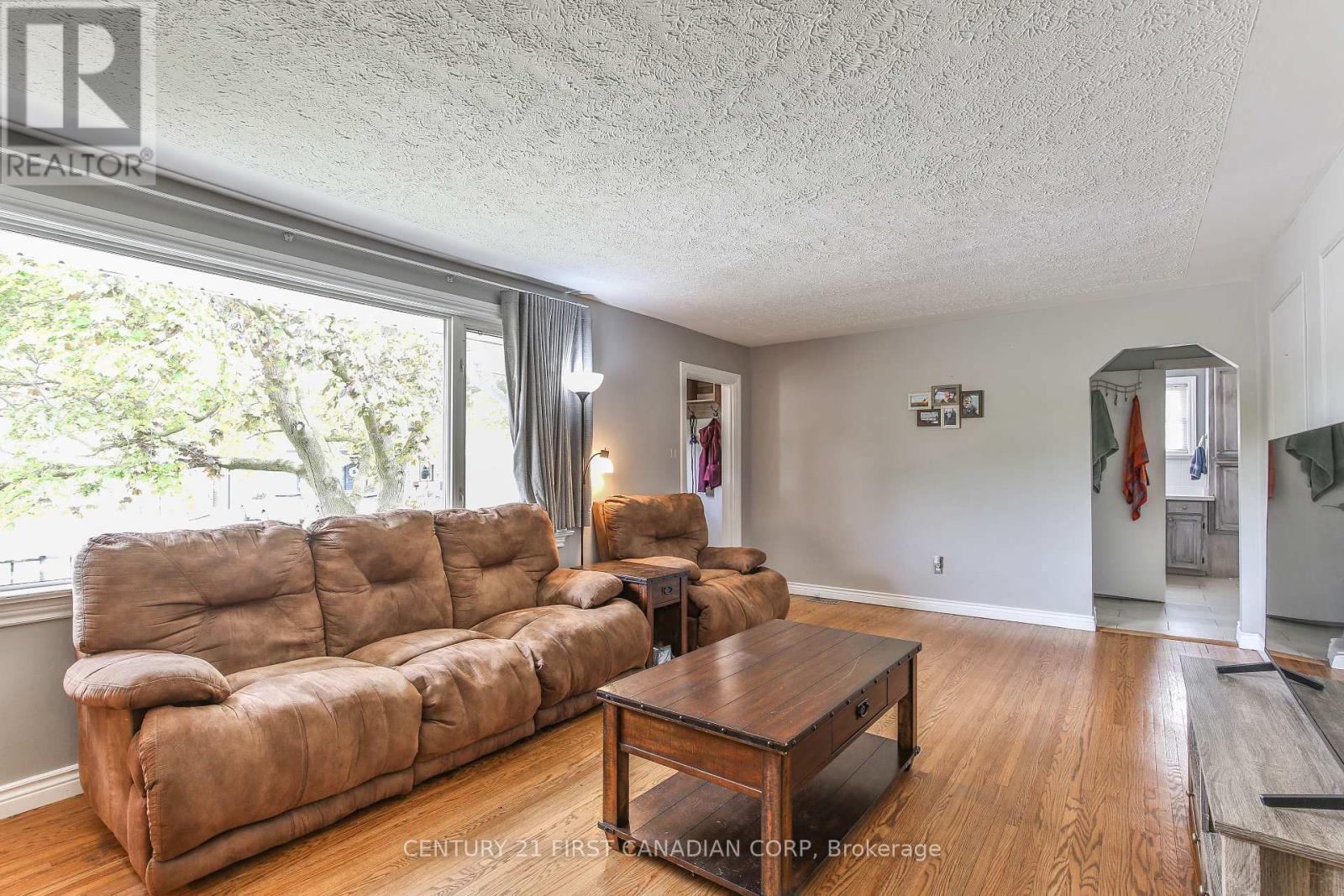 91 Langarth Street, London South, Ontario  N6H 1P5 - Photo 8 - X12151456