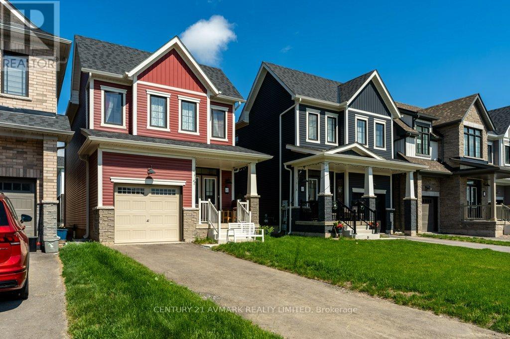Property at 141 KEELSON STREET image 2