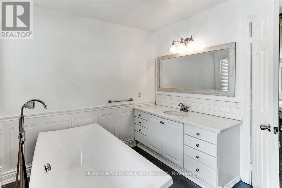 24 Martine Crescent, Oro-Medonte, Ontario  L0L 2L0 - Photo 22 - S12151324