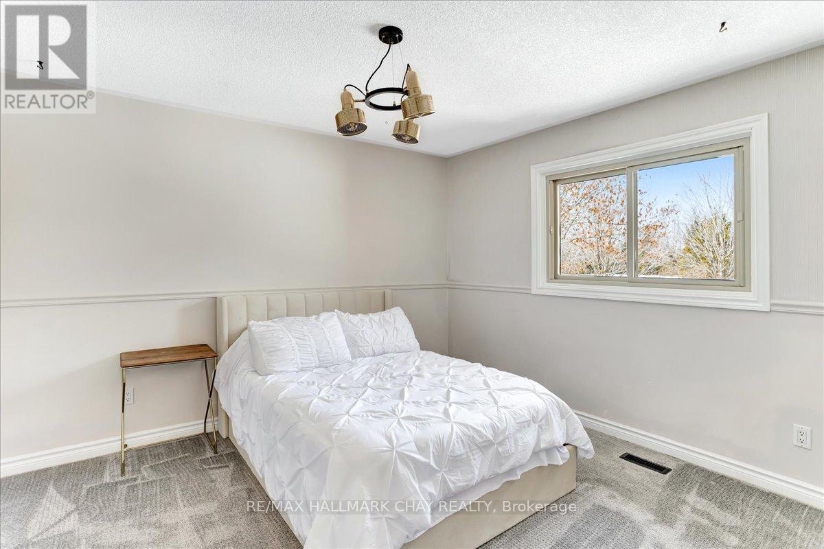 24 Martine Crescent, Oro-Medonte, Ontario  L0L 2L0 - Photo 27 - S12151324