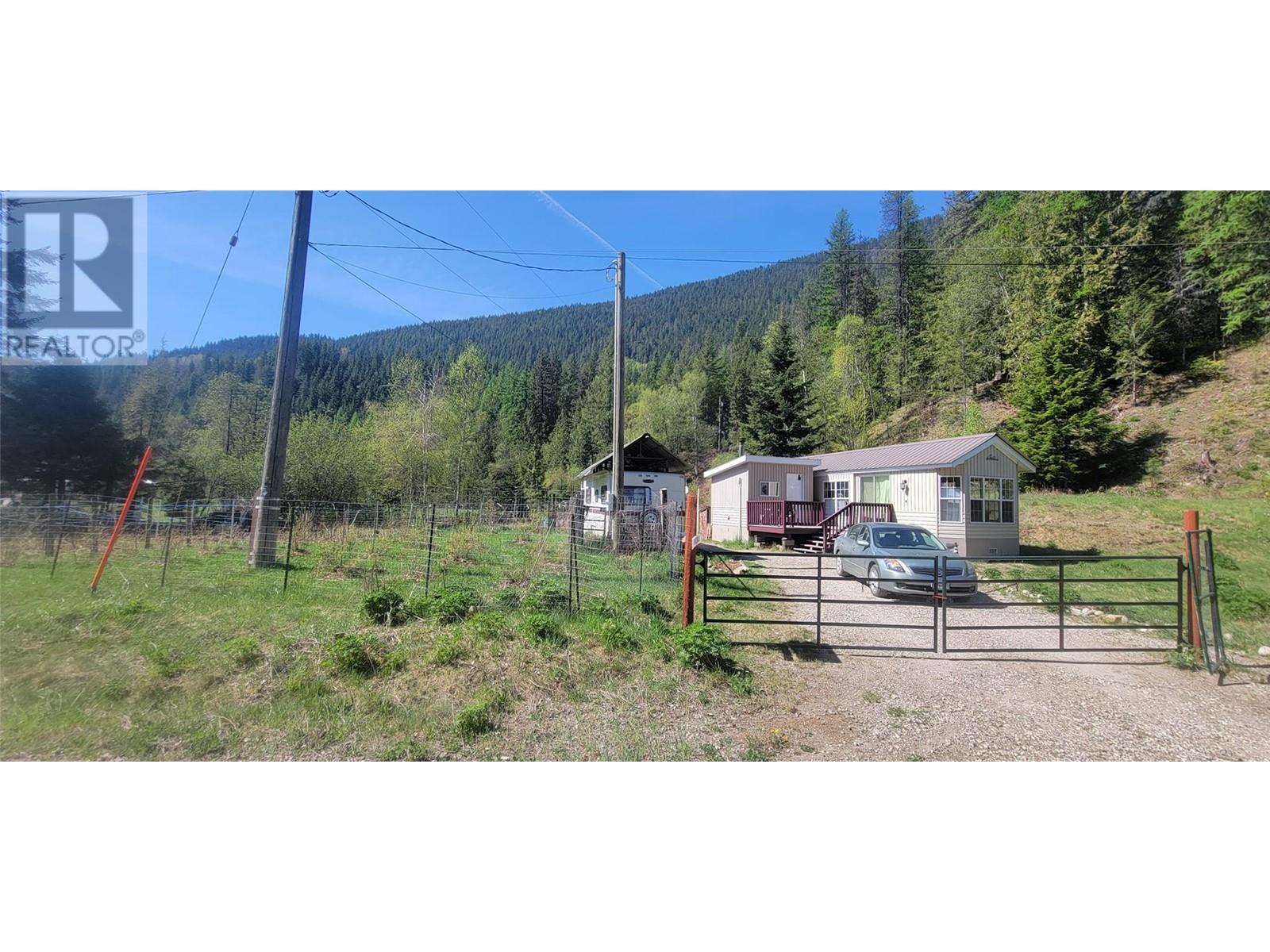2467 Slocan Valley  West Road, Slocan Park, British Columbia  V0G 2E0 - Photo 12 - 2477224