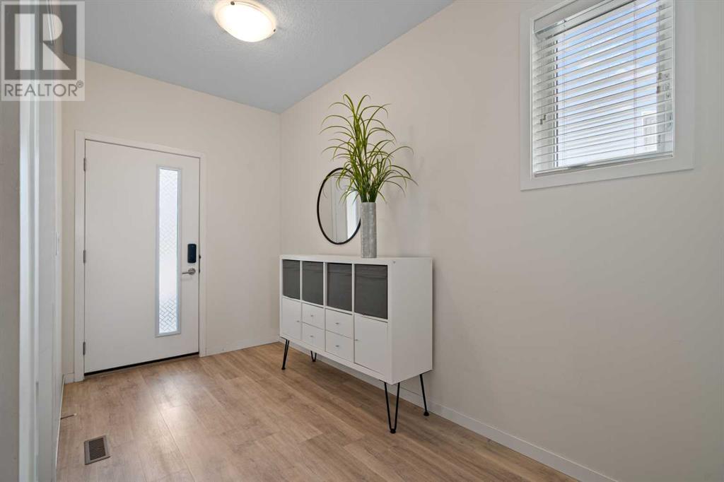 612 South Point Heath Sw, Airdrie, Alberta  T4B 4K2 - Photo 8 - A2219670