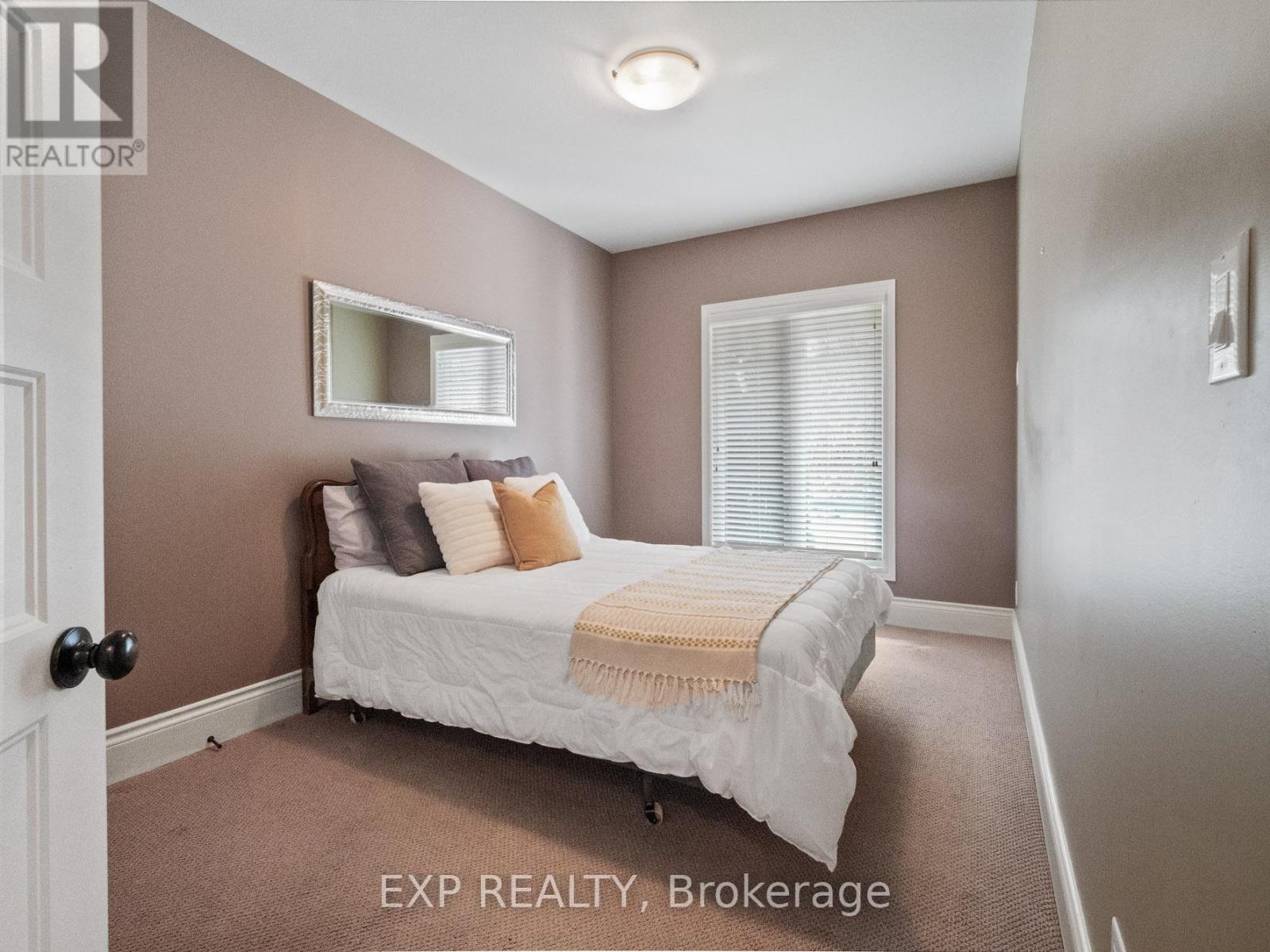 6859 Freeman Street, Niagara Falls (Morrison), Ontario  L2E 5T8 - Photo 16 - X12151428