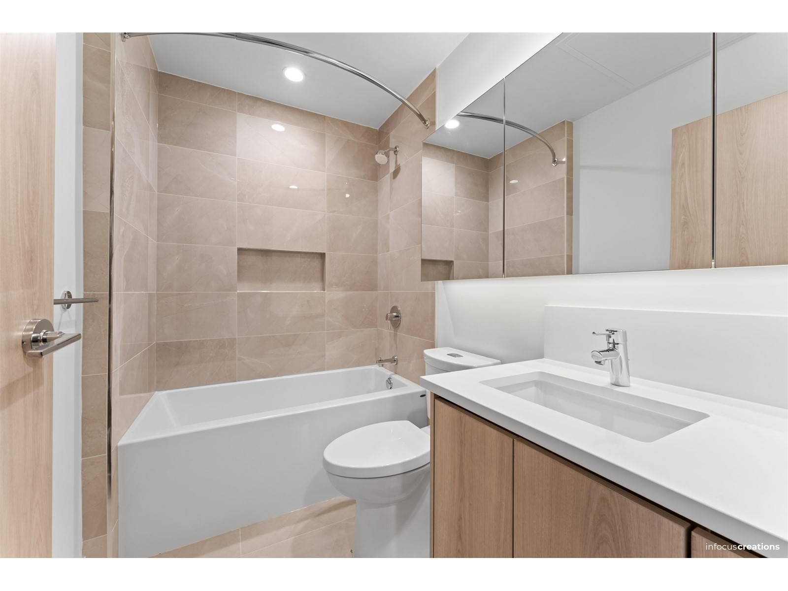 2503 10750 135a Street, Surrey, British Columbia  V3T 0V4 - Photo 6 - R3003282