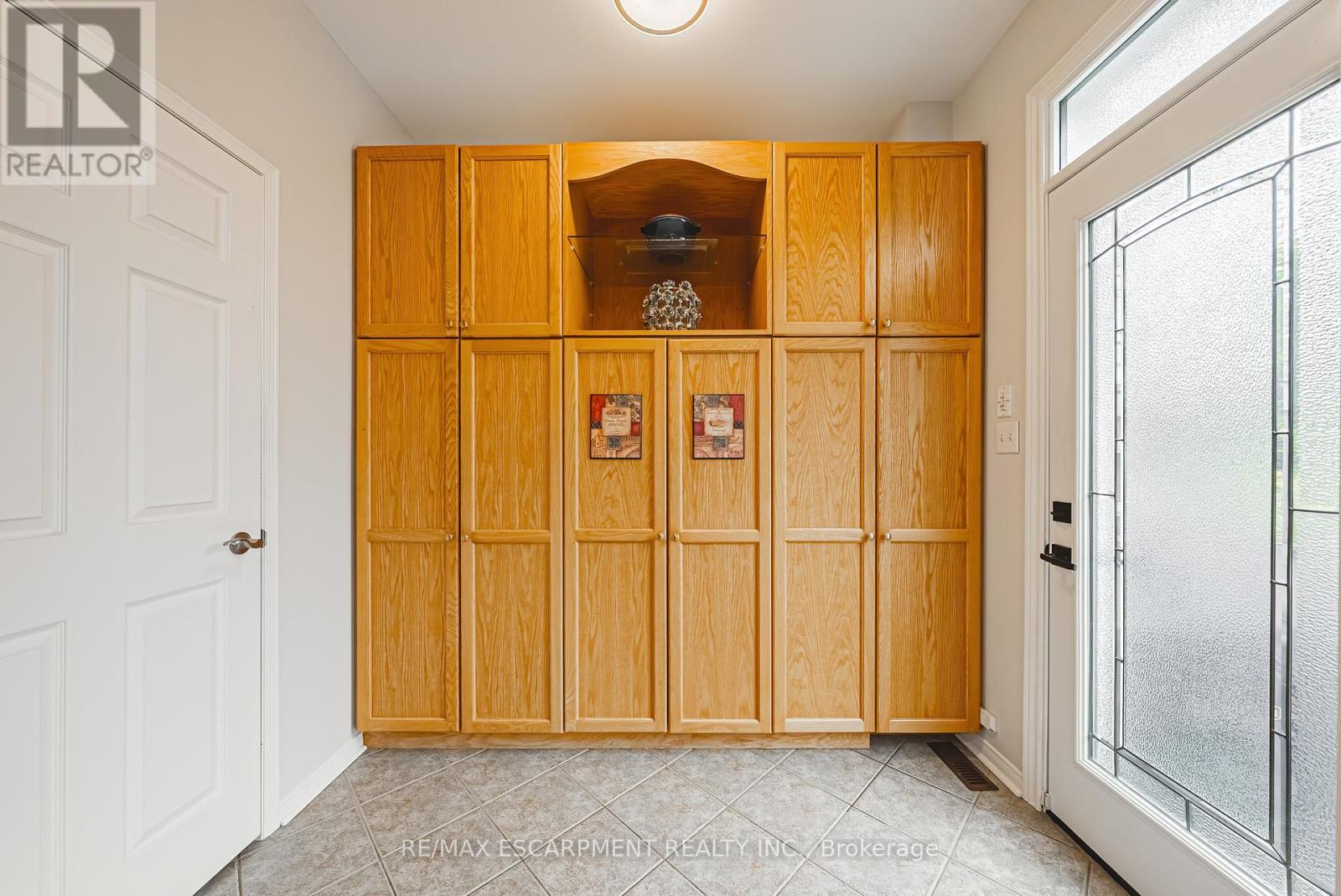 2170 Coldwater Street, Burlington, Ontario  L7L 7K5 - Photo 14 - W12151241