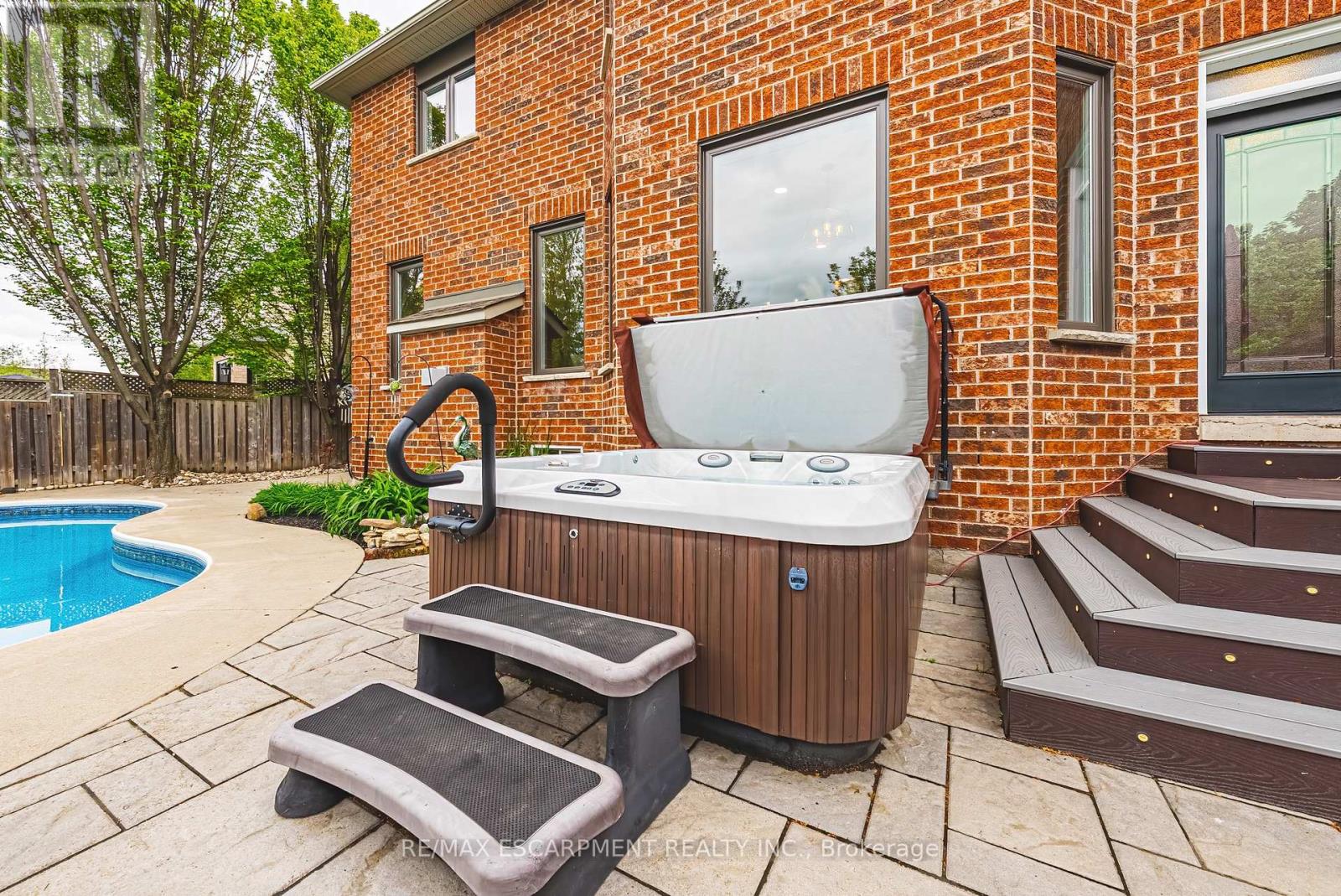 2170 Coldwater Street, Burlington, Ontario  L7L 7K5 - Photo 47 - W12151241