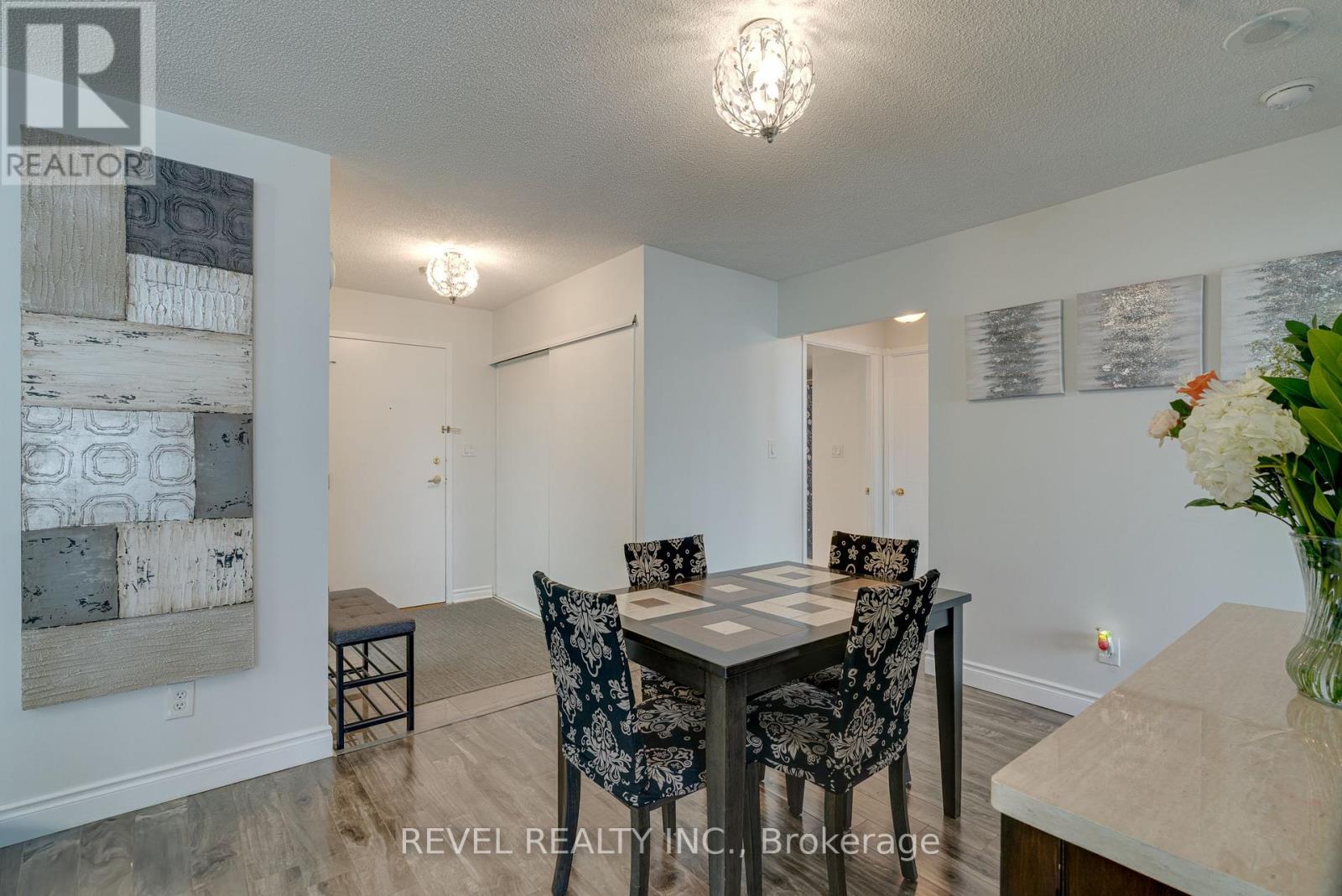 713 - 135 Hillcrest Avenue, Mississauga, Ontario  L5B 4B1 - Photo 10 - W12151301