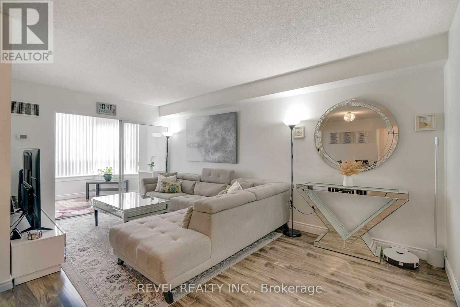 713 - 135 Hillcrest Avenue, Mississauga, Ontario  L5B 4B1 - Photo 13 - W12151301
