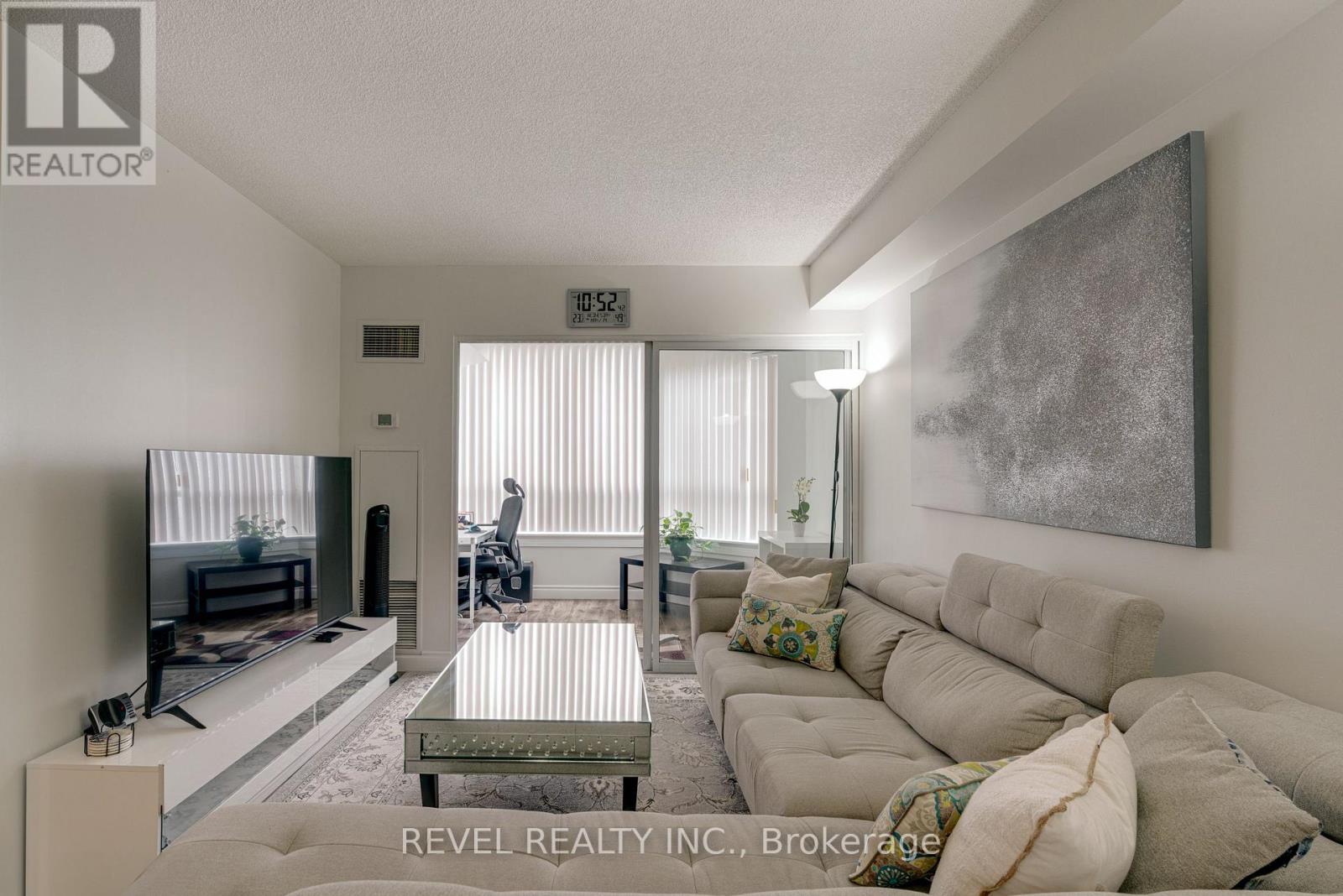 713 - 135 Hillcrest Avenue, Mississauga, Ontario  L5B 4B1 - Photo 16 - W12151301