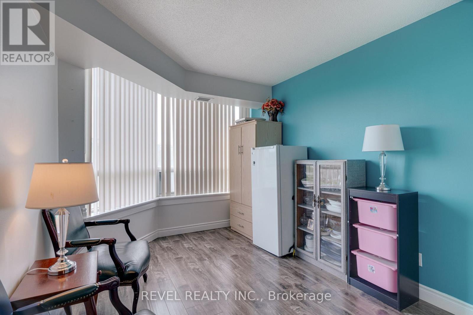 713 - 135 Hillcrest Avenue, Mississauga, Ontario  L5B 4B1 - Photo 21 - W12151301