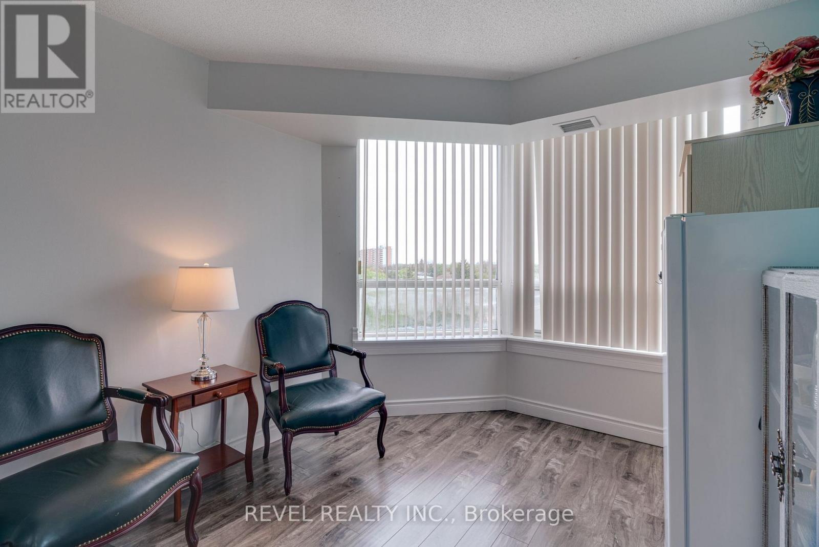 713 - 135 Hillcrest Avenue, Mississauga, Ontario  L5B 4B1 - Photo 22 - W12151301