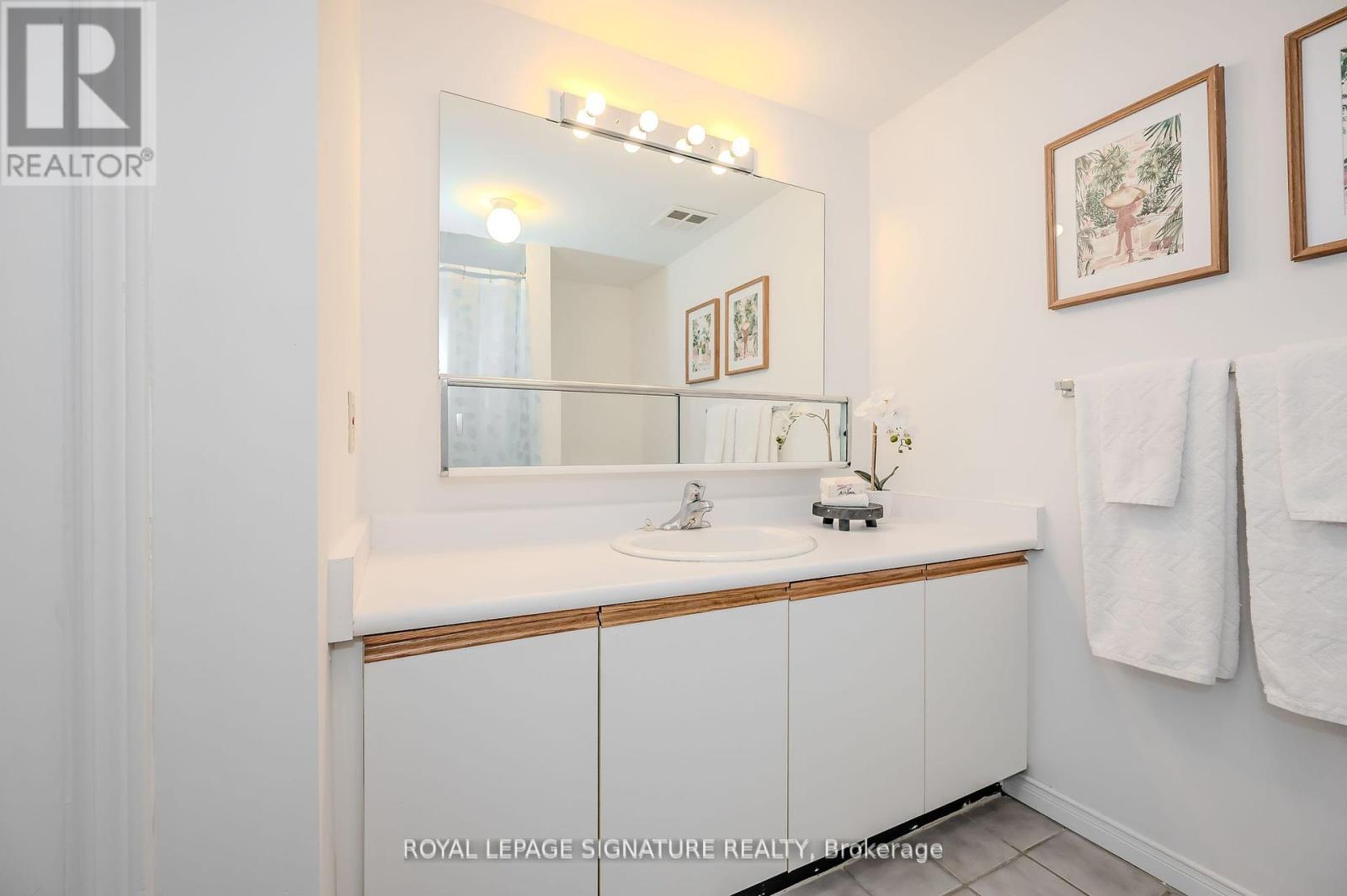 412 - 26 Hall Road, Halton Hills, Ontario  L7G 5G5 - Photo 11 - W12151313