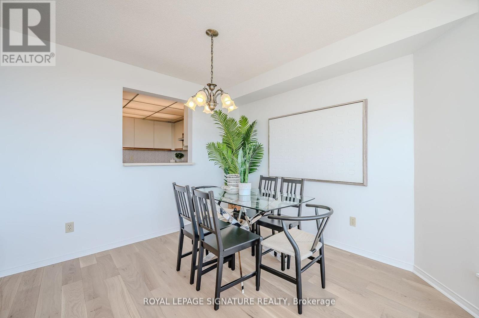 412 - 26 Hall Road, Halton Hills, Ontario  L7G 5G5 - Photo 5 - W12151313