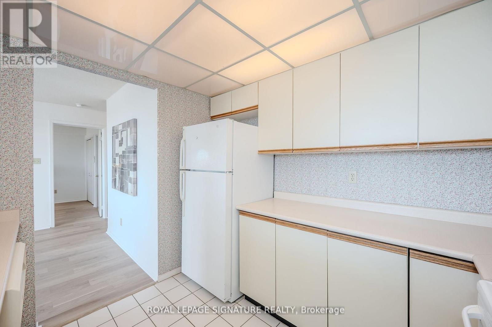 412 - 26 Hall Road, Halton Hills, Ontario  L7G 5G5 - Photo 8 - W12151313