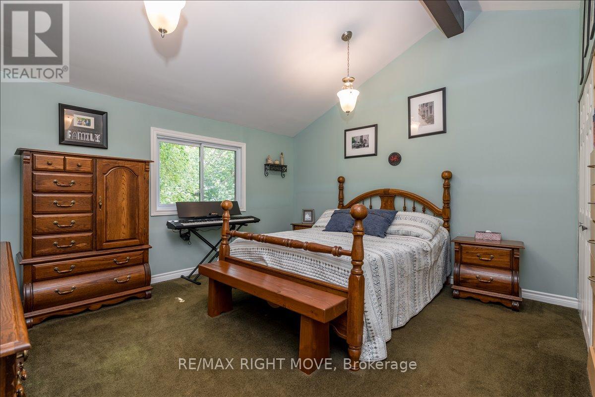 1032 Cowbell Lane, Gravenhurst, Ontario  P0E 1N0 - Photo 22 - X12151269