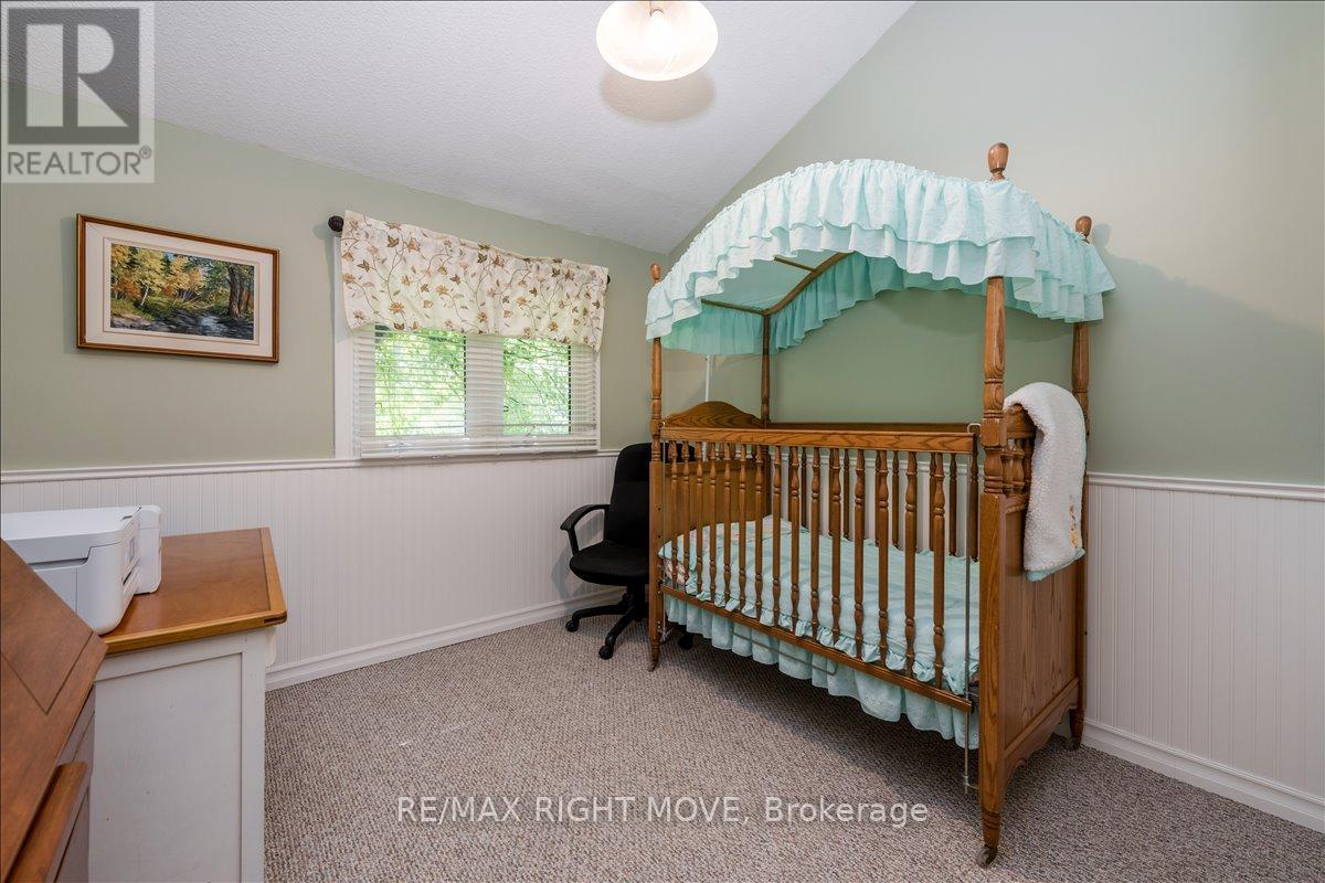 1032 Cowbell Lane, Gravenhurst, Ontario  P0E 1N0 - Photo 24 - X12151269