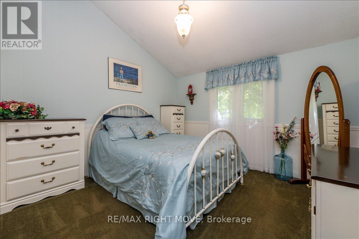 1032 Cowbell Lane, Gravenhurst, Ontario  P0E 1N0 - Photo 27 - X12151269