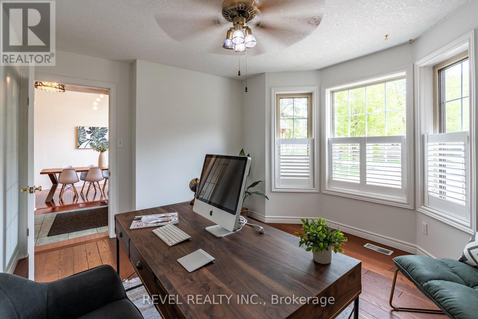 Property at 632 BAYHAMPTON CRESCENT image 5