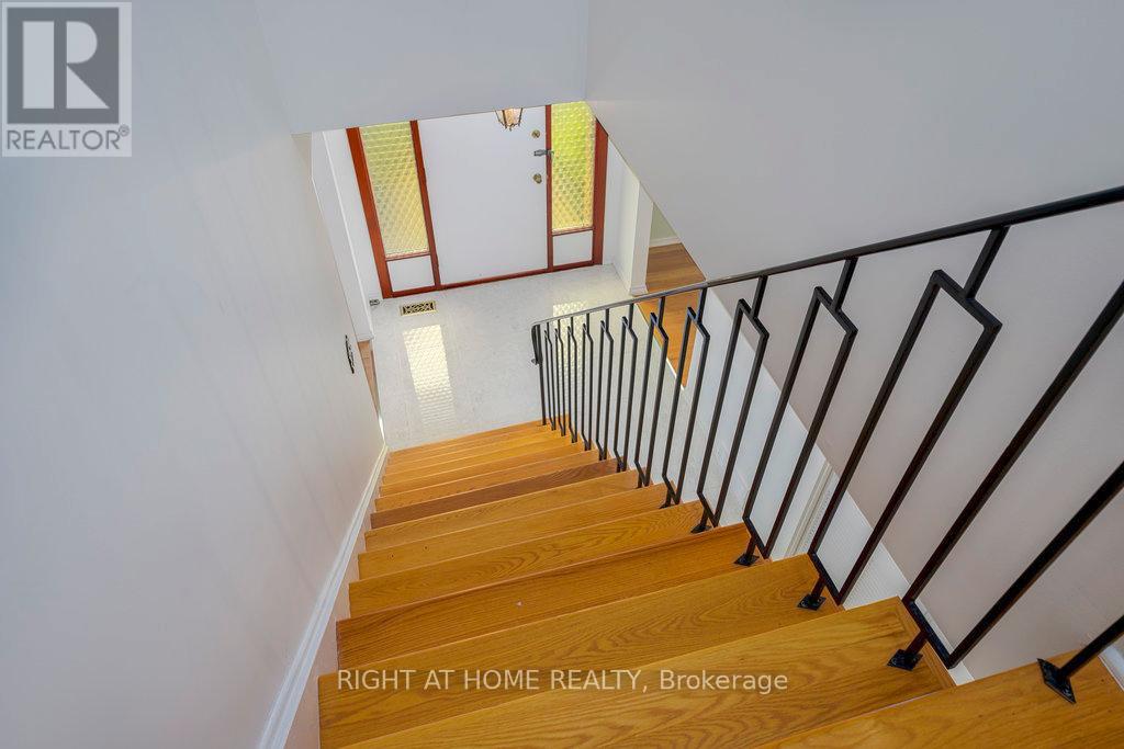 2194 Hamelin Crescent, Ottawa, Ontario  K1J 6L1 - Photo 11 - X12151414