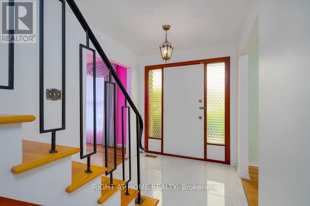 2194 Hamelin Crescent, Ottawa, Ontario  K1J 6L1 - Photo 4 - X12151414