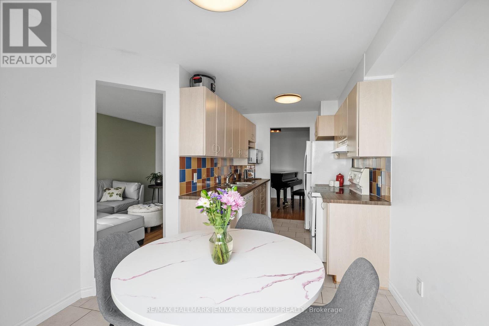 277 Catamount Court, Ottawa, Ontario  K2M 0A9 - Photo 14 - X12151420