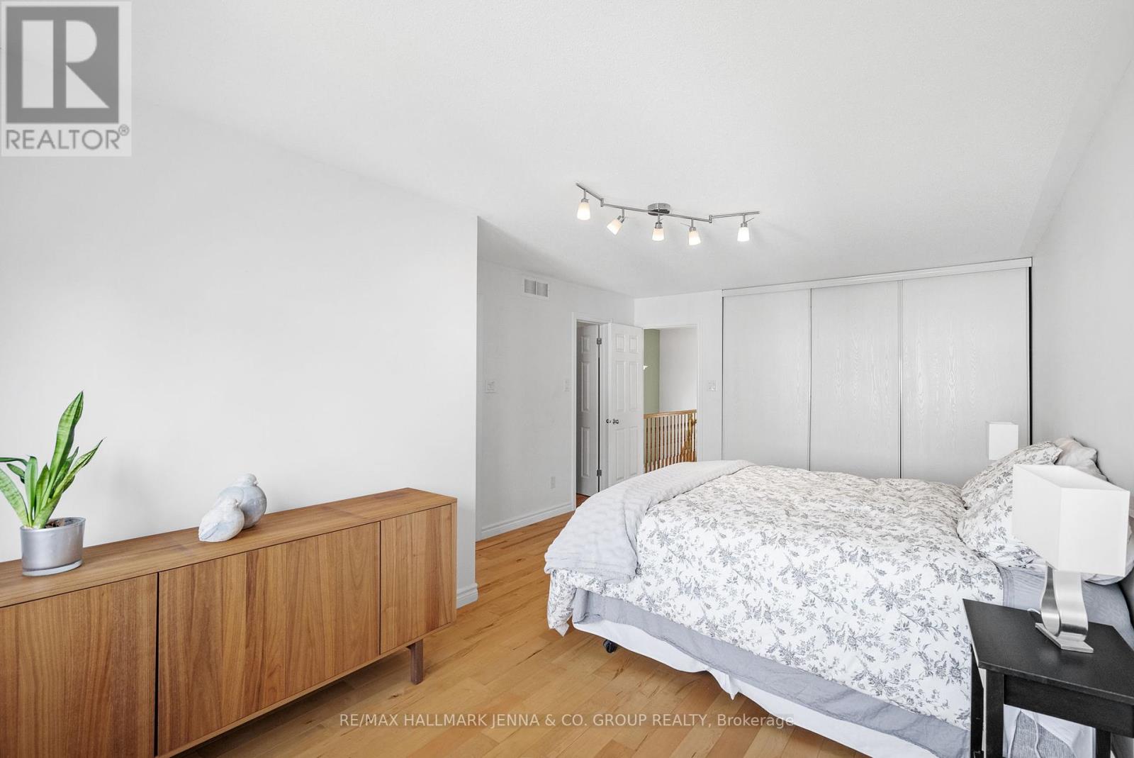 277 Catamount Court, Ottawa, Ontario  K2M 0A9 - Photo 21 - X12151420