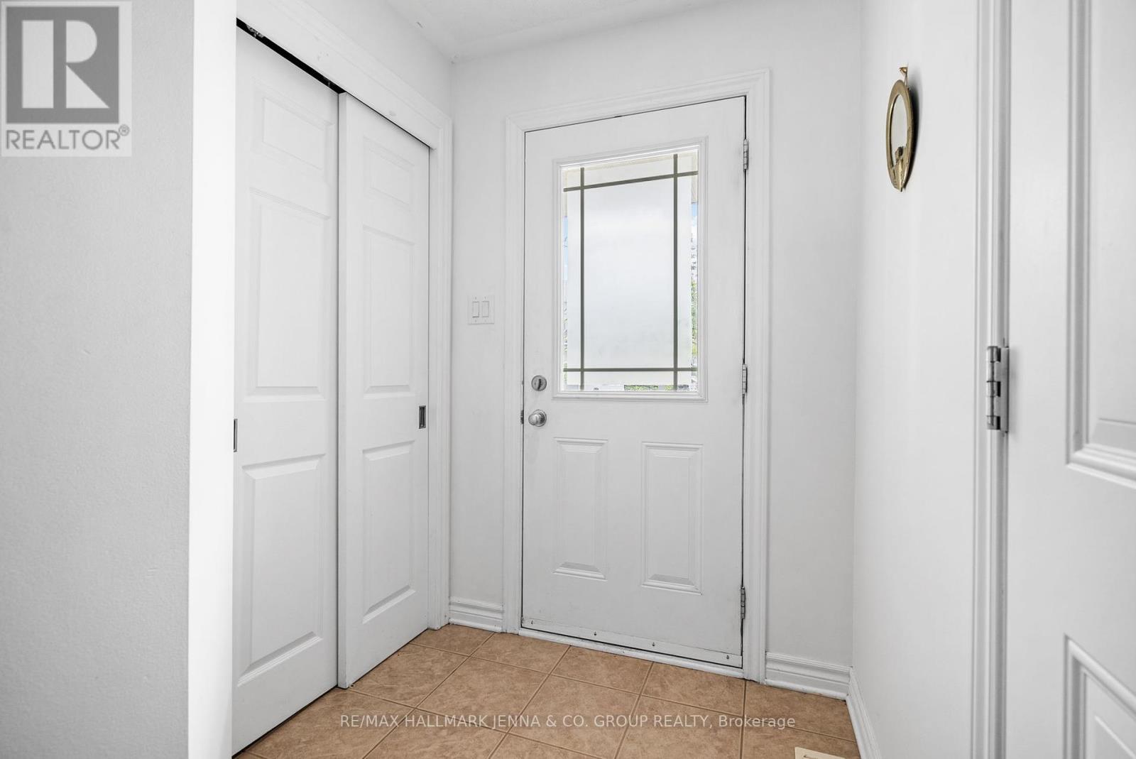 277 Catamount Court, Ottawa, Ontario  K2M 0A9 - Photo 4 - X12151420