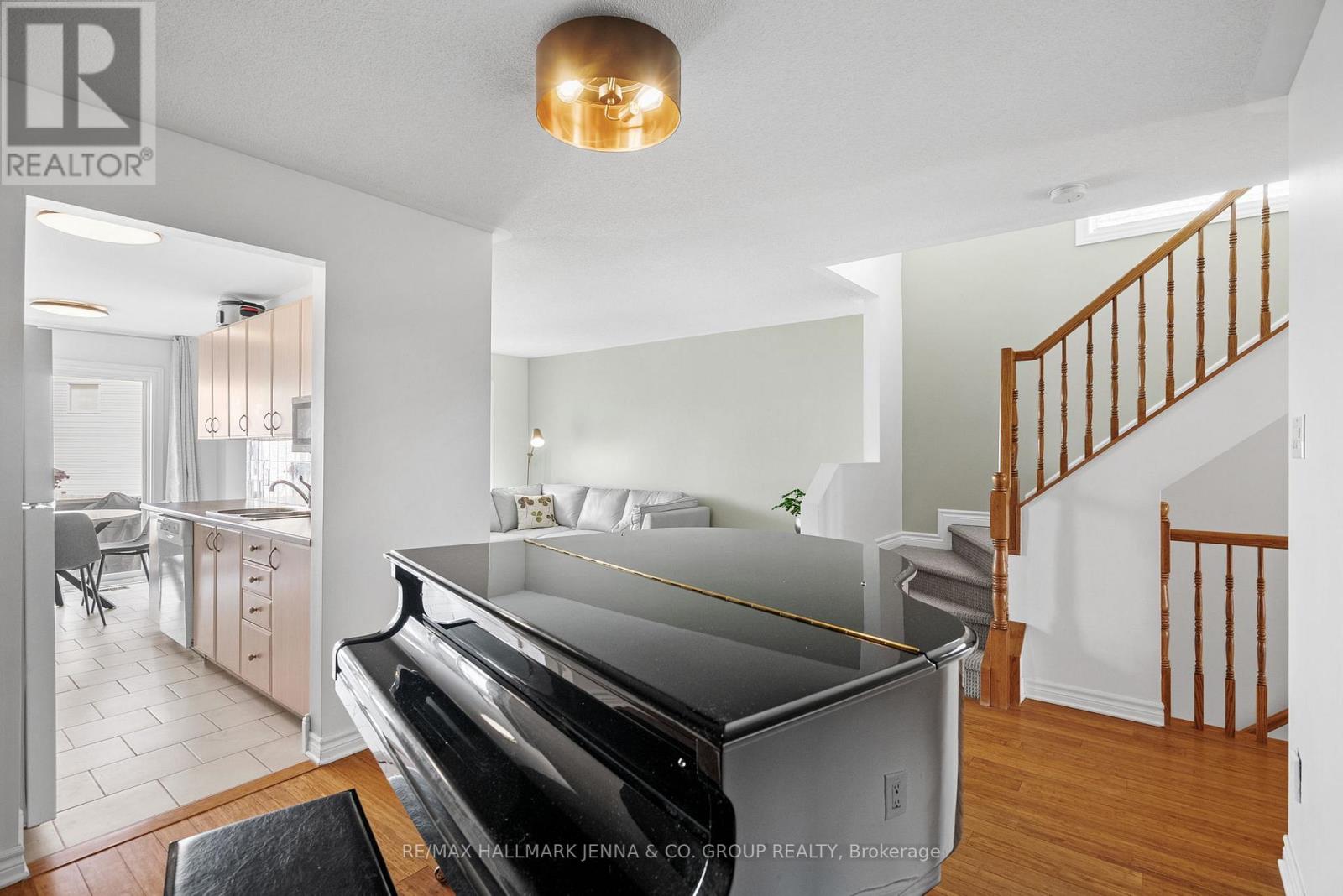 277 Catamount Court, Ottawa, Ontario  K2M 0A9 - Photo 9 - X12151420