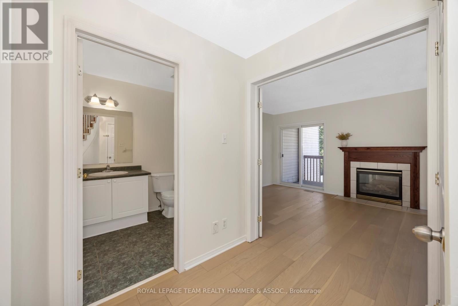 Property at 573 NEIGHBOURHOOD WAY image 3
