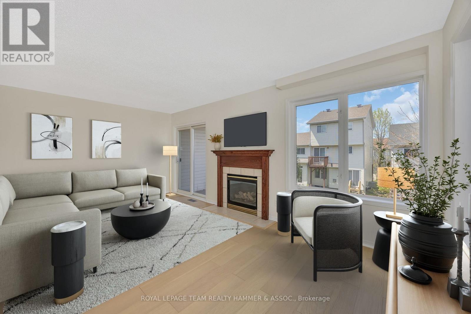 Property at 573 NEIGHBOURHOOD WAY image 4