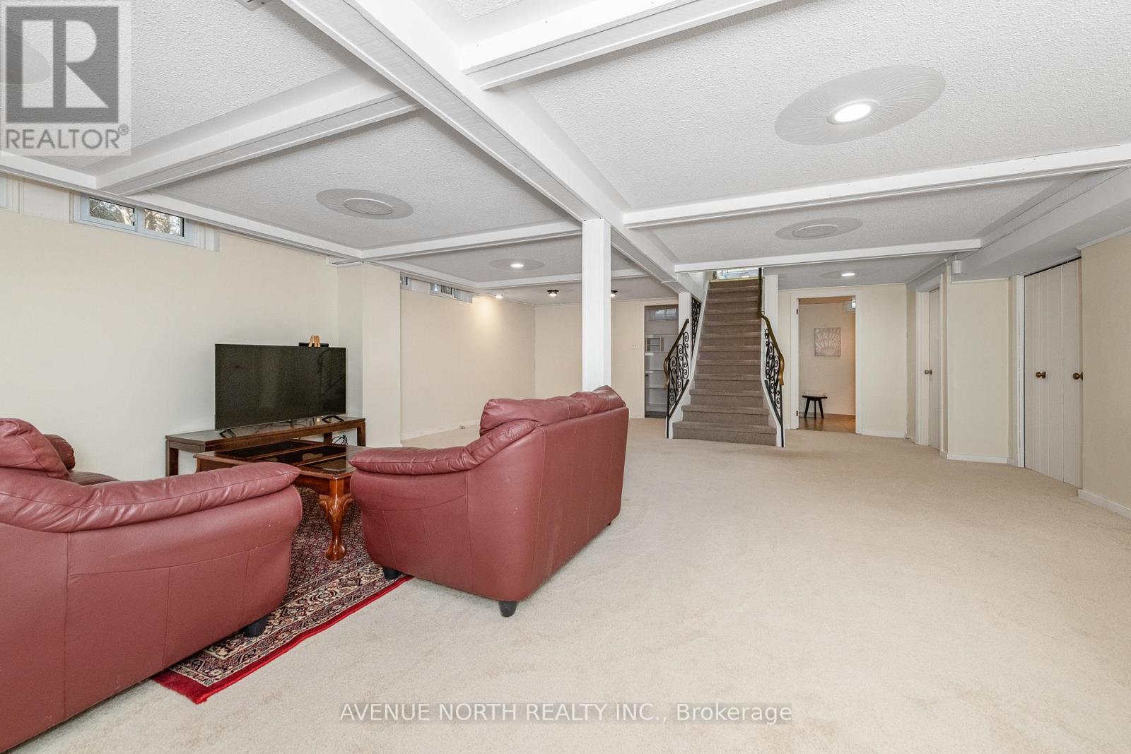 63 Wigan Drive, Ottawa, Ontario  K2E 6L2 - Photo 23 - X12151450