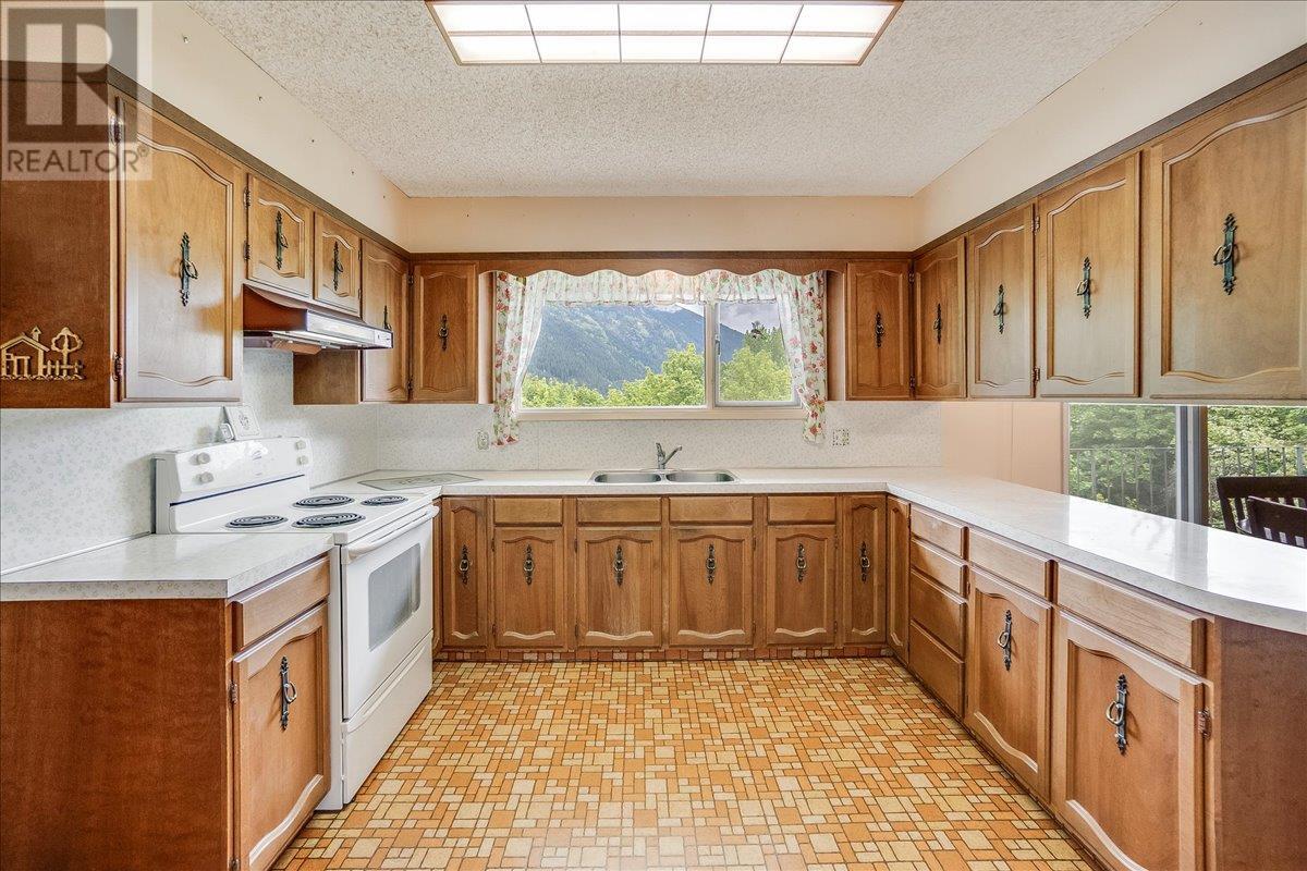 Property at 602 Wasson Street image 5