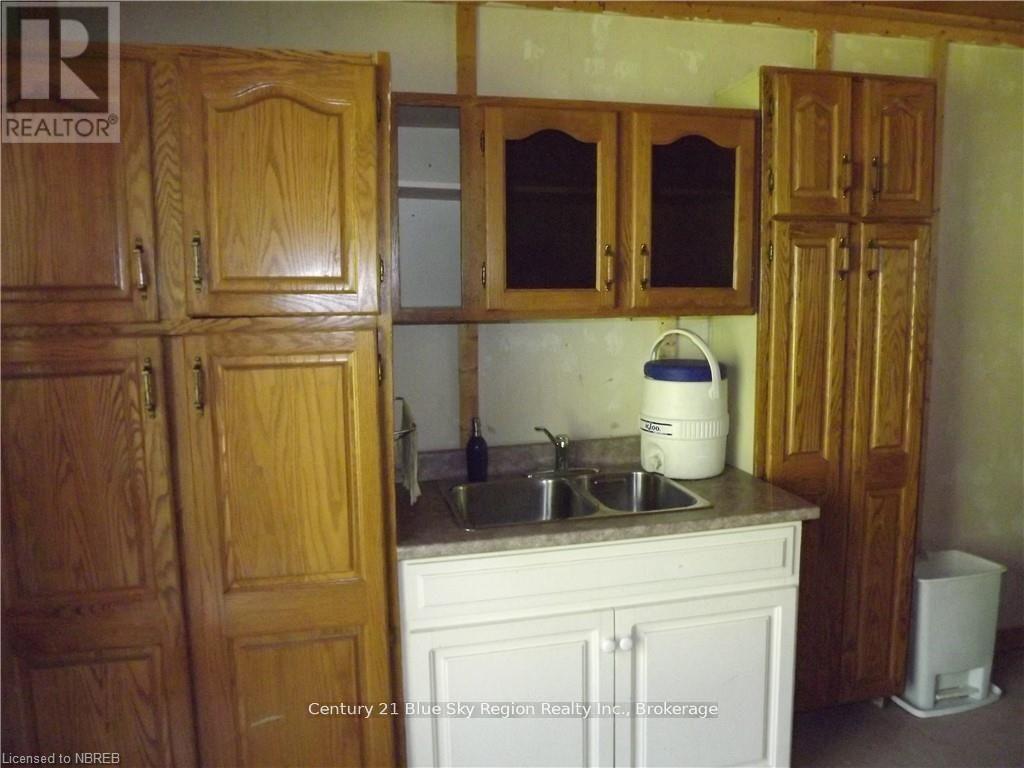 350 Raney Road, Strong, Ontario  P0A 1Z0 - Photo 7 - X12151494