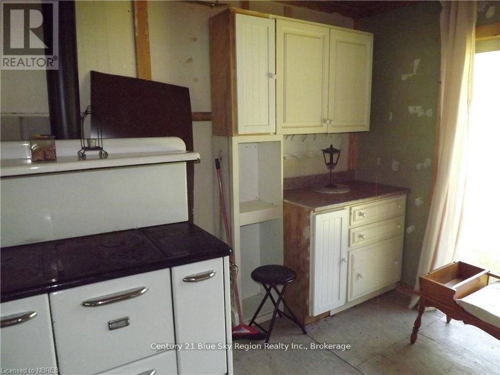 350 Raney Road, Strong, Ontario  P0A 1Z0 - Photo 8 - X12151494