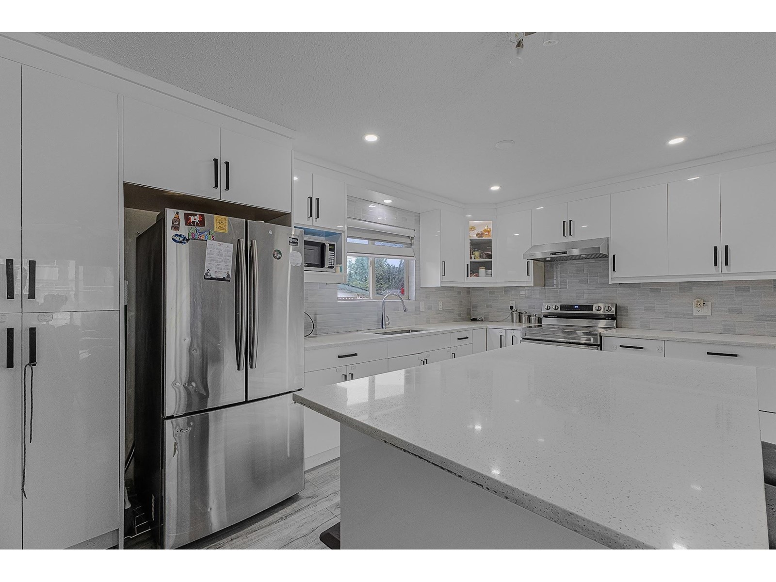 7955 Hurd Street, Mission, British Columbia  V2V 3J7 - Photo 8 - R3002487