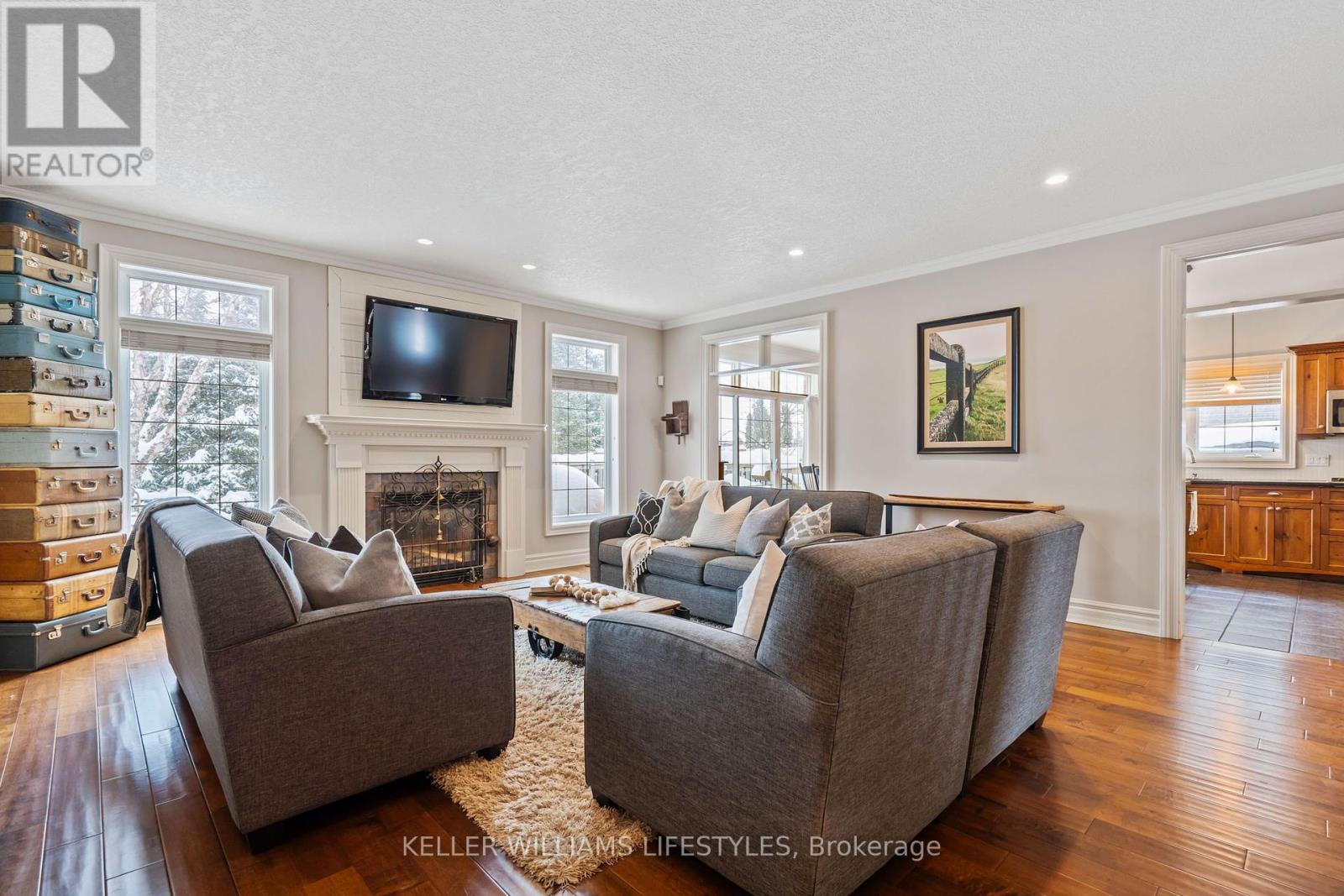 8 Dogwood Trail, Middlesex Centre, Ontario  N0M 2A0 - Photo 8 - X12110666
